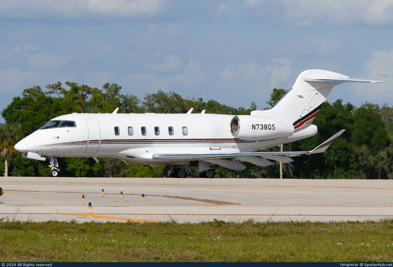Photo of N738QS - Bombardier Challenger 350 operated by NetJets