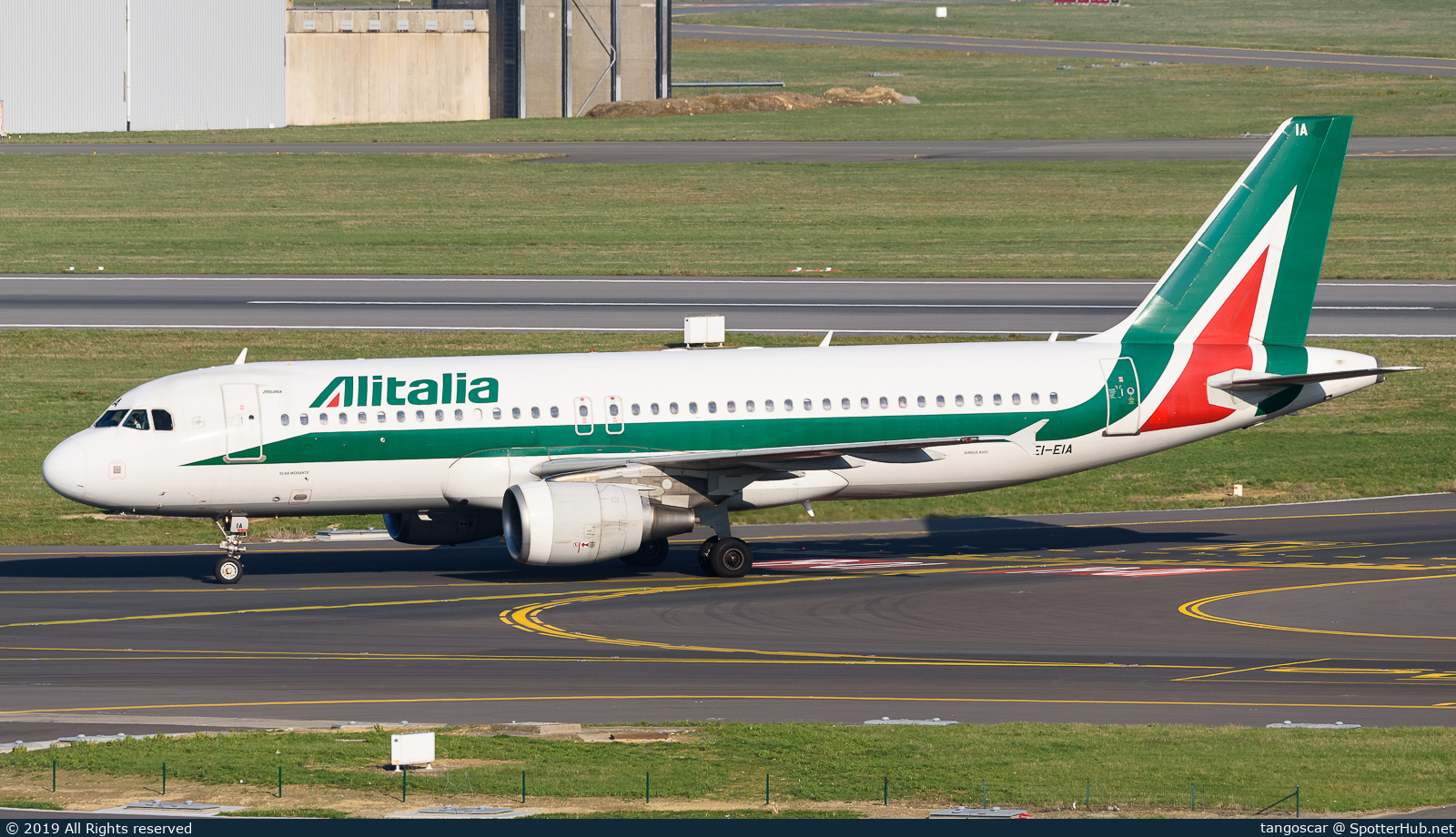 Photo of EI-EIA - Airbus A320-216 operated by Alitalia