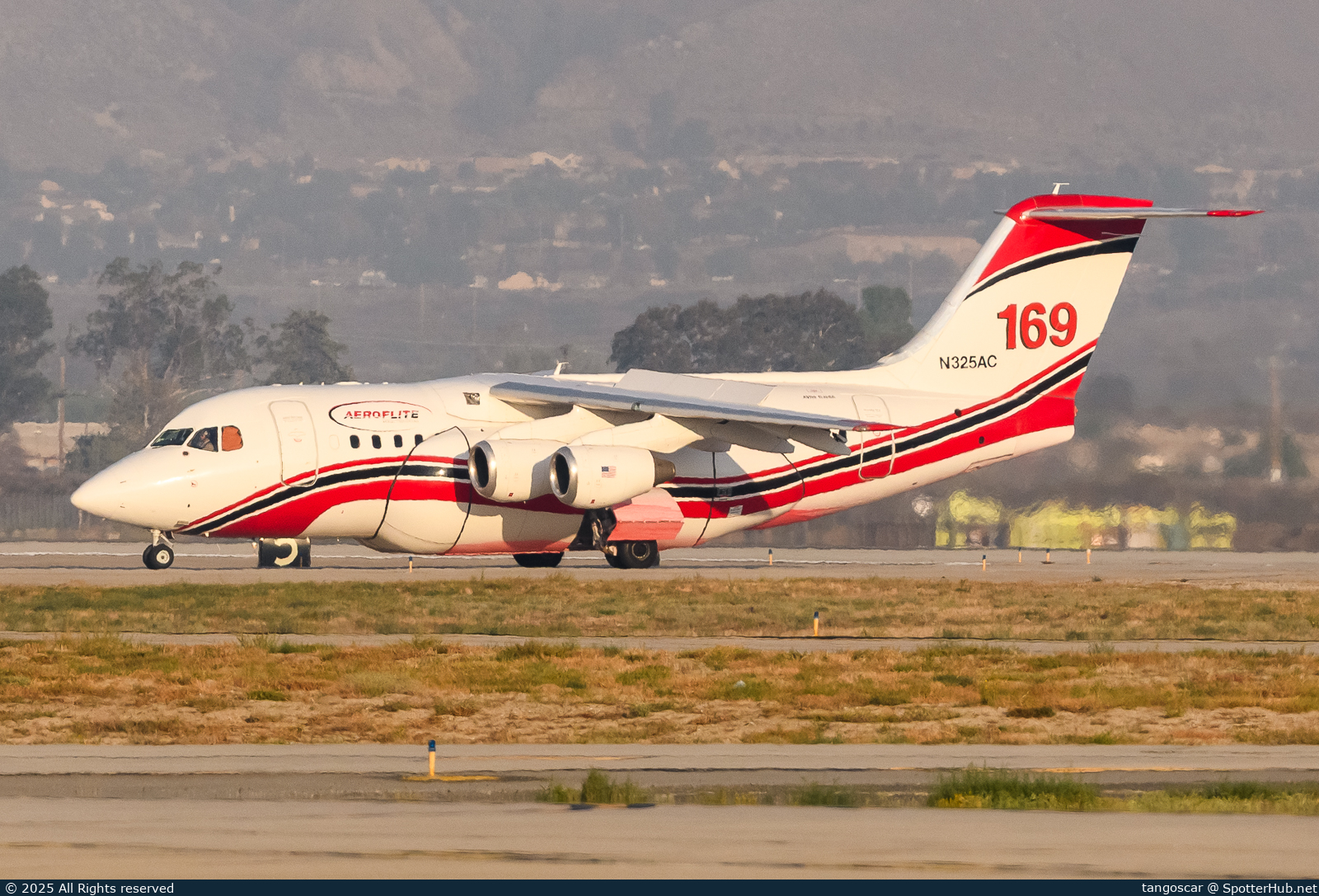 Photo of N325AC - British Aerospace Avro RJ85A operated by Aero-Flite Aerial Firefighting