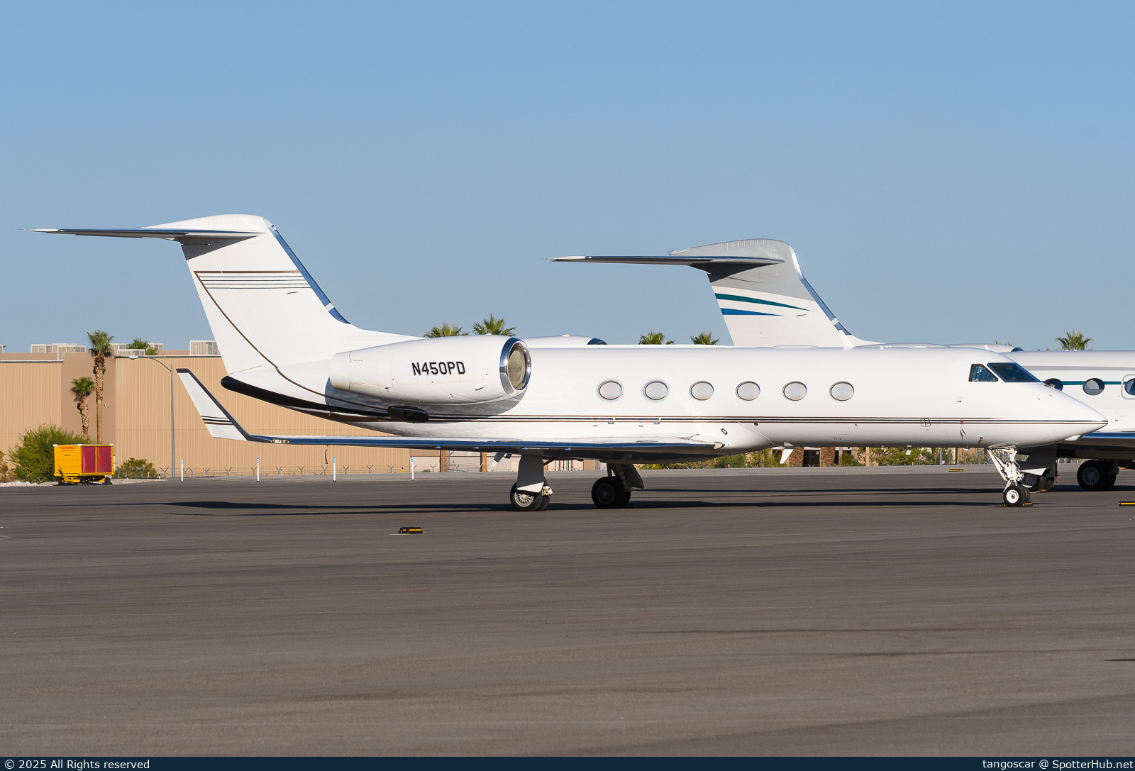 Photo of N450PD - Gulfstream GIV-X (G450) operated by Kendall Automotive Group