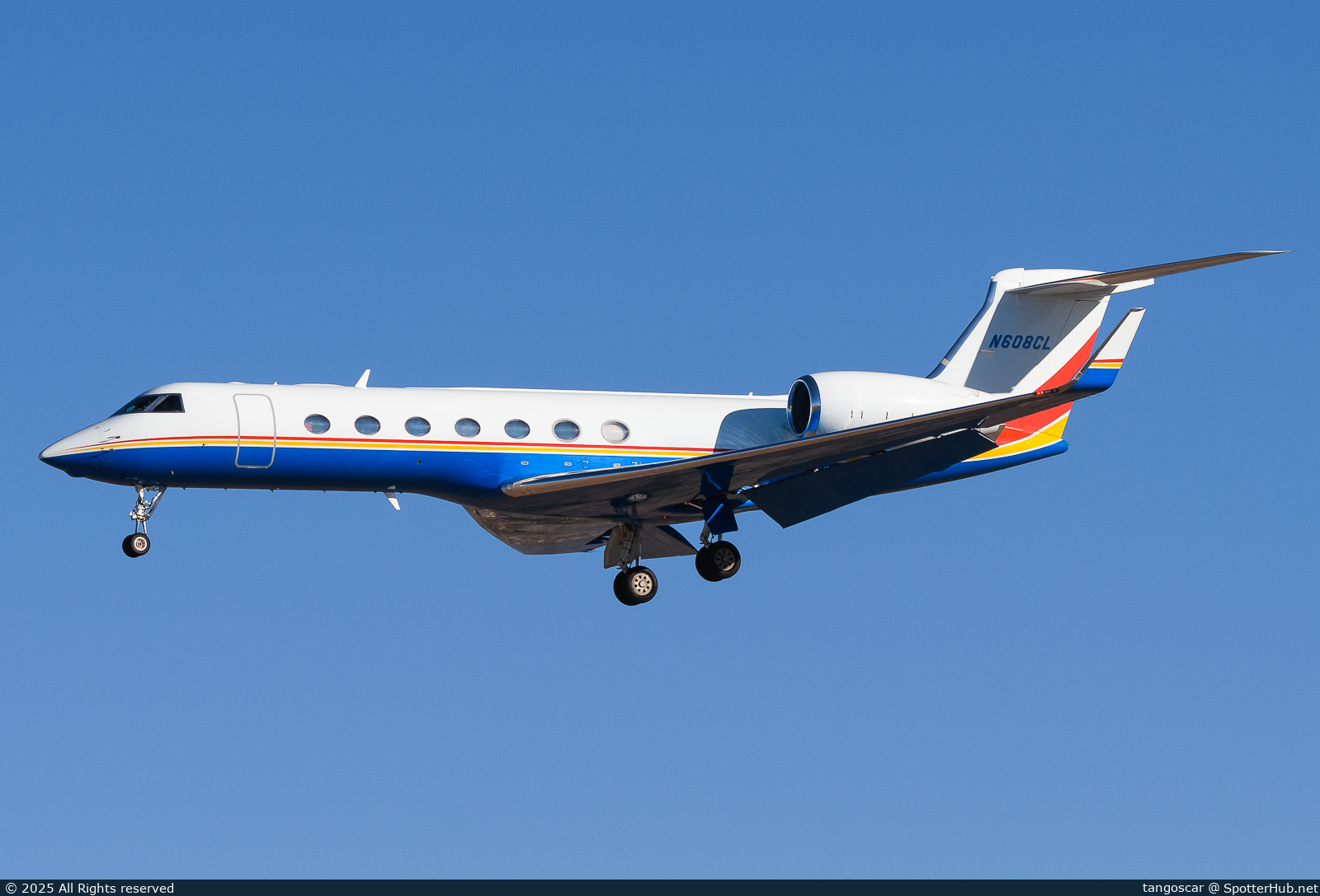Photo of N608CL - Gulfstream GV-SP (G550) operated by Executive Jet Management