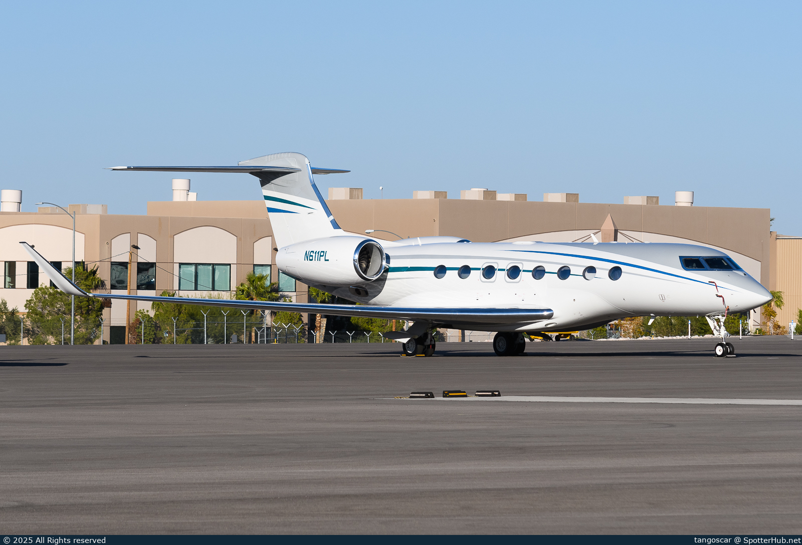 Photo of N611PL - Gulfstream G650ER operated by Solairus Aviation