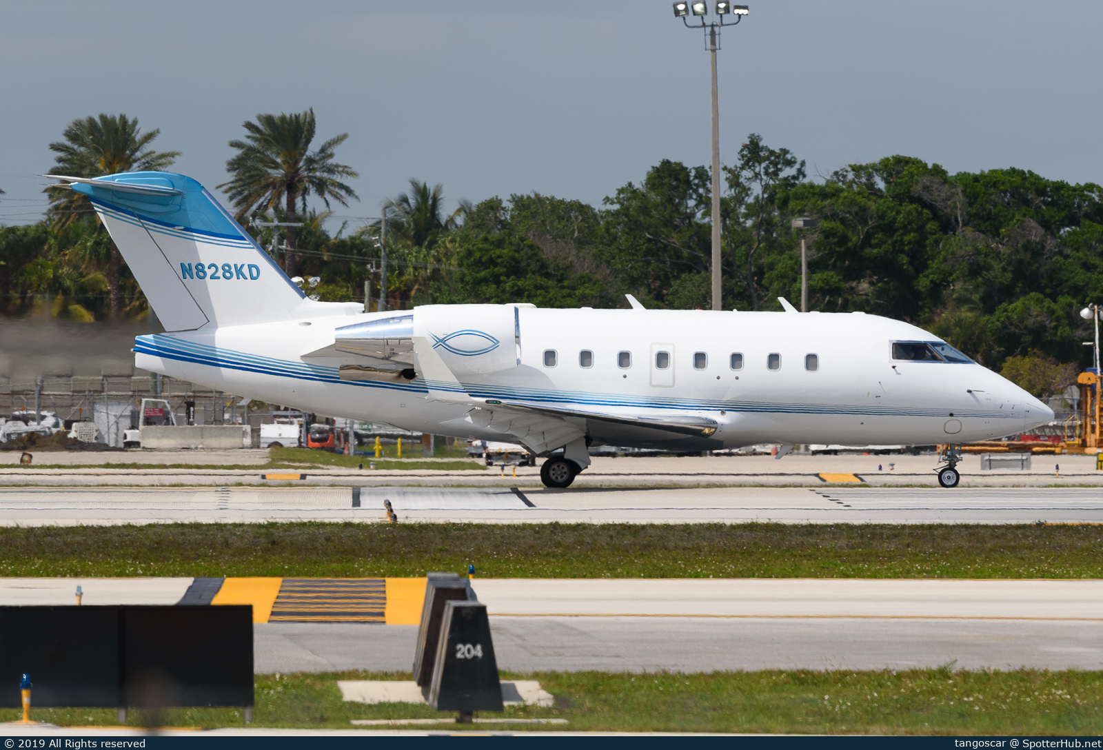 Photo of N828KD - Bombardier Challenger 604 operated by Private