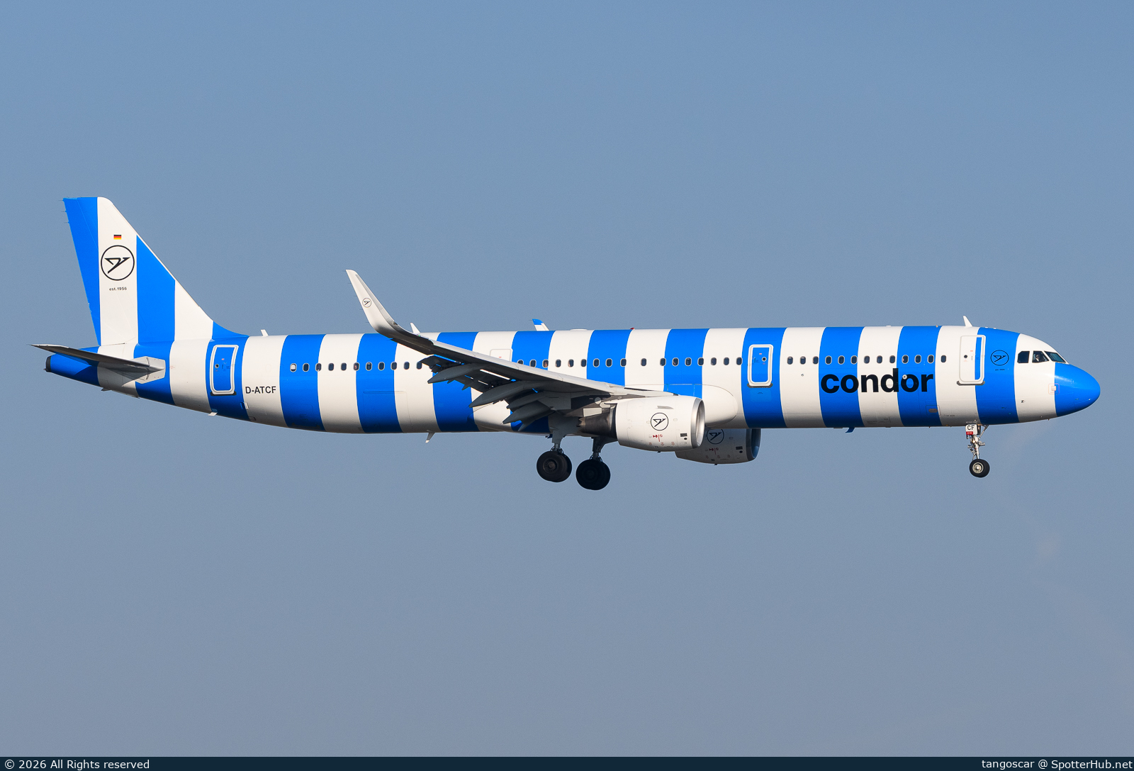 Photo of D-ATCF - Airbus A321-211 operated by Condor