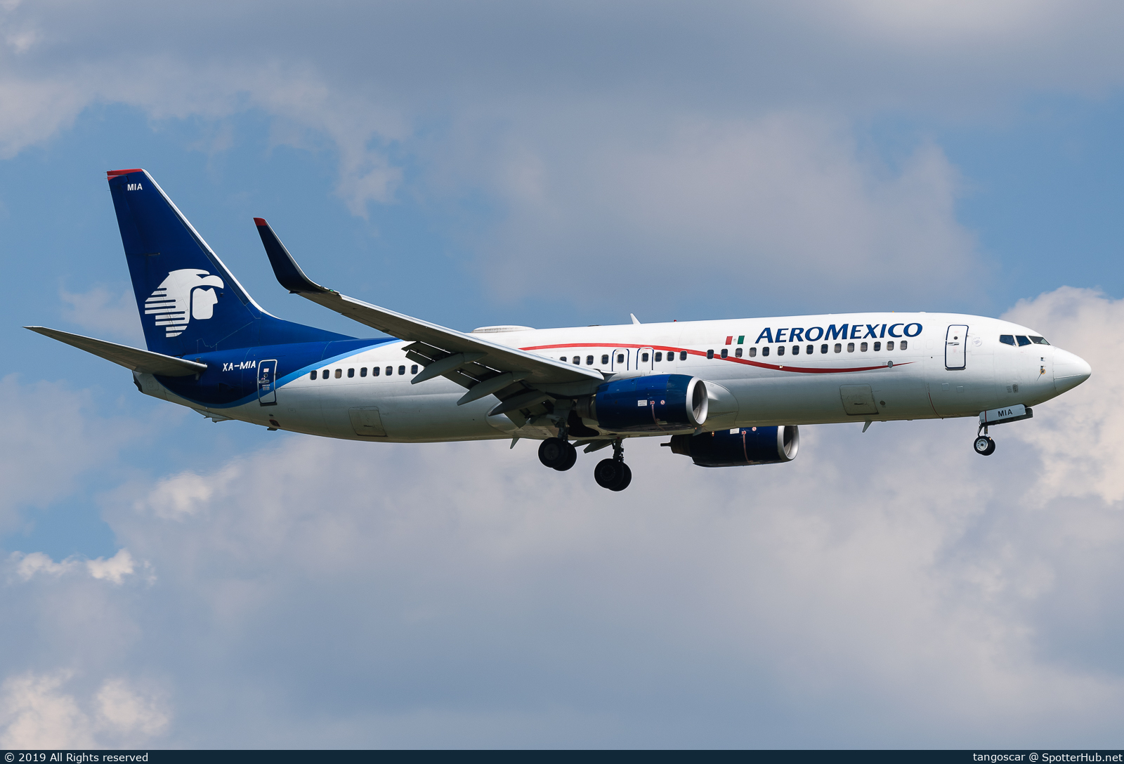 Photo of XA-MIA - Boeing 737-852 operated by Aeroméxico