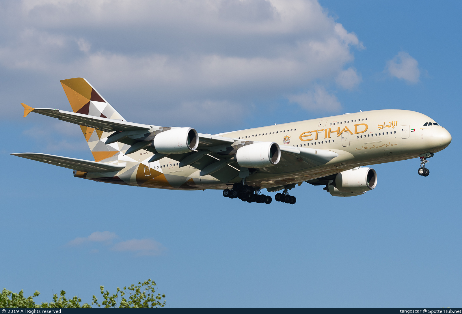Photo of A6-APJ - Airbus A380-861 operated by Etihad Airways