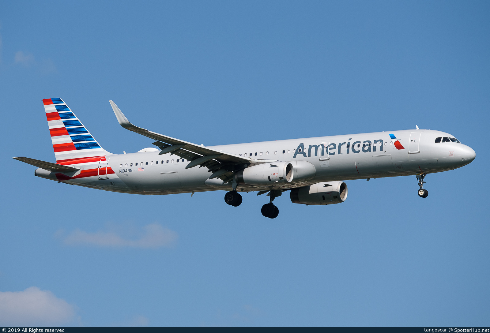 Photo of N104NN - Airbus A321-231 operated by American Airlines