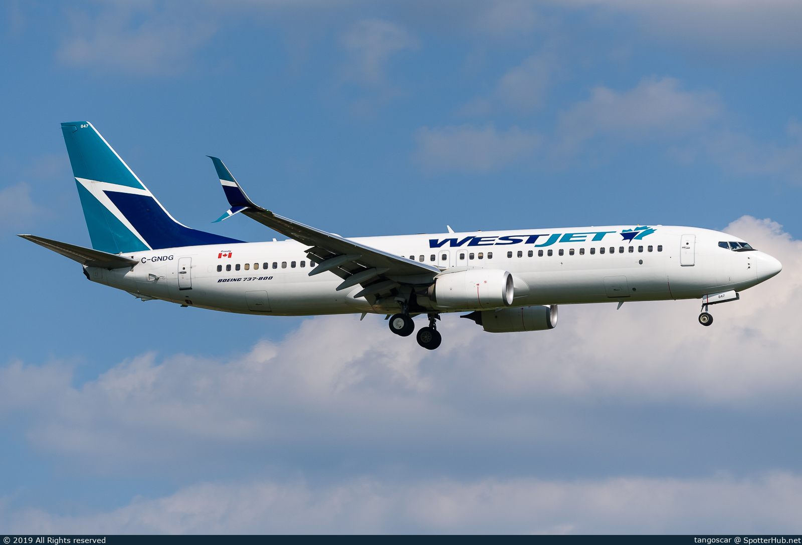 Photo of C-GNDG - Boeing 737-8CT operated by WestJet Airlines