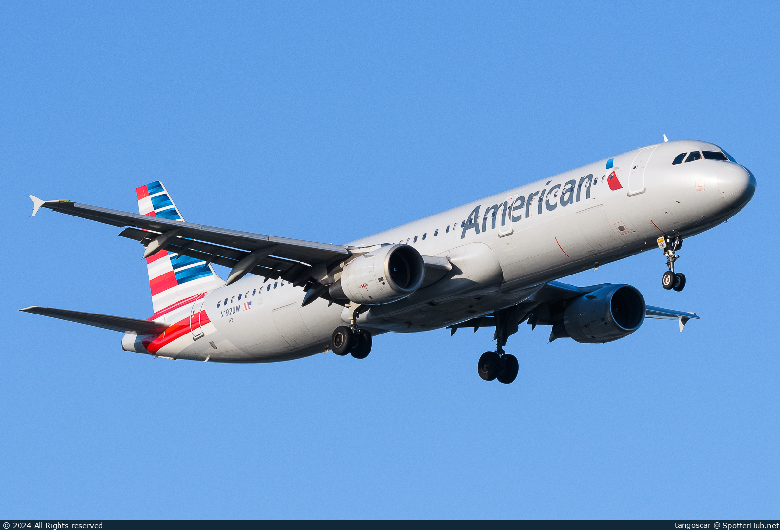 Photo of N192UW - Airbus A321-211 operated by American Airlines