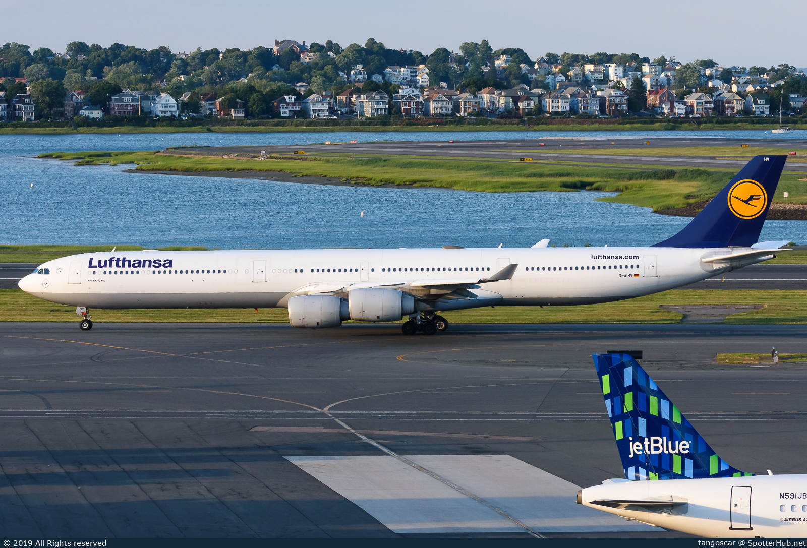Photo of D-AIHV - Airbus A340-642 operated by Lufthansa