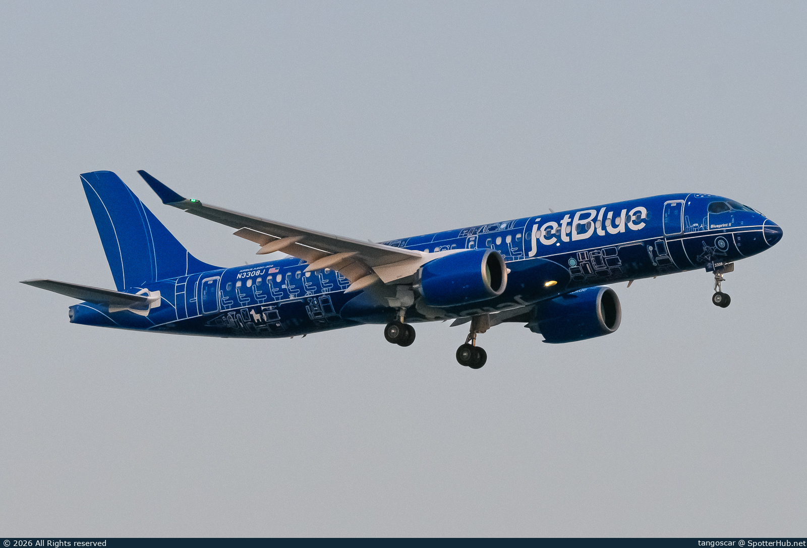Photo of N3308J - Airbus A220-300 operated by jetBlue Airways