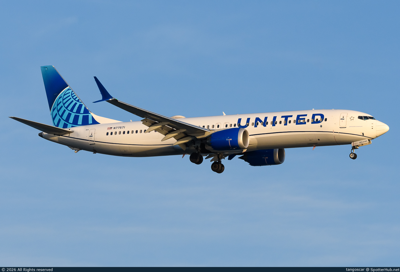 Photo of N77571 - Boeing 737 MAX 9 operated by United Airlines