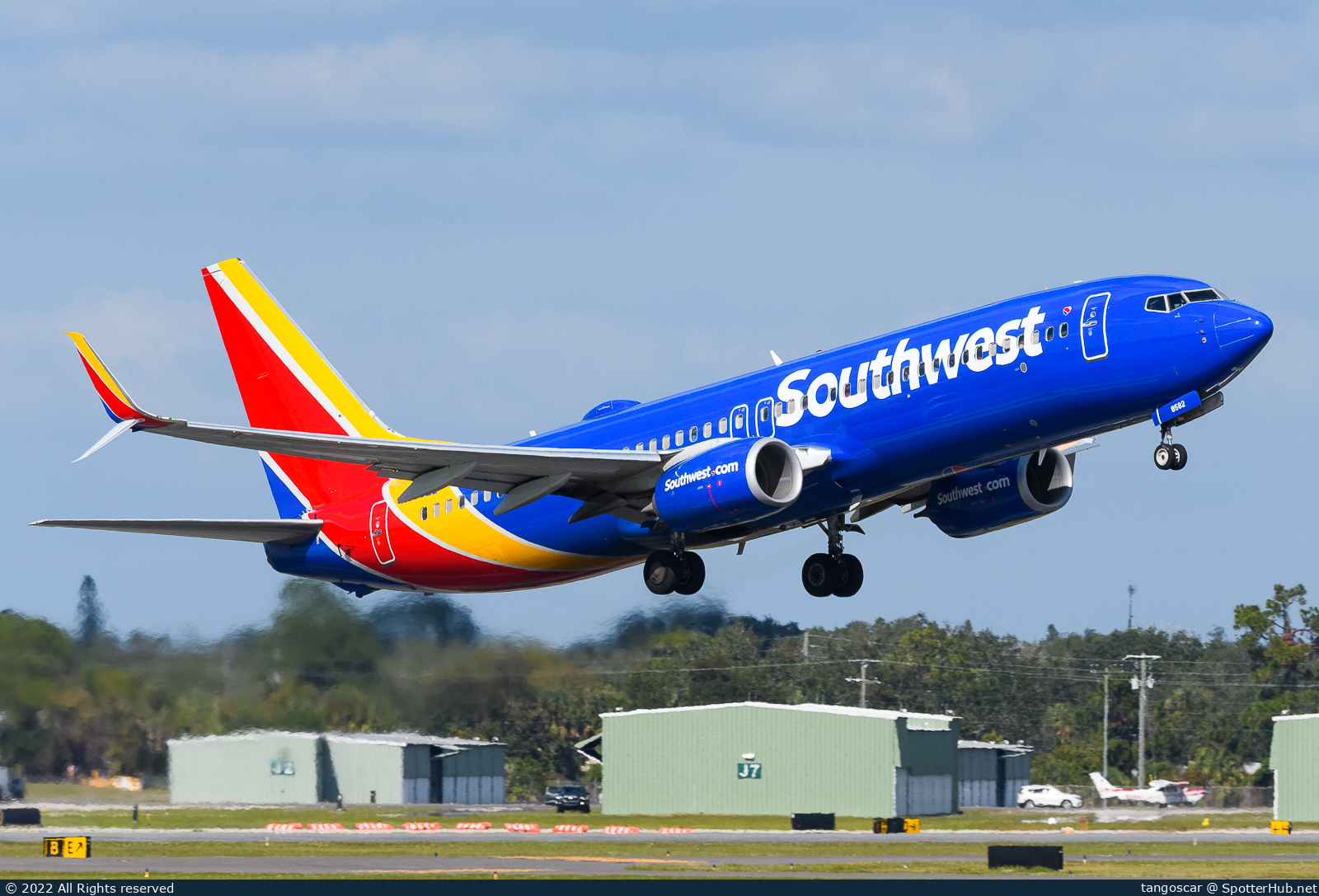 Photo of N8582Z - Boeing 737-8H4 operated by Southwest Airlines