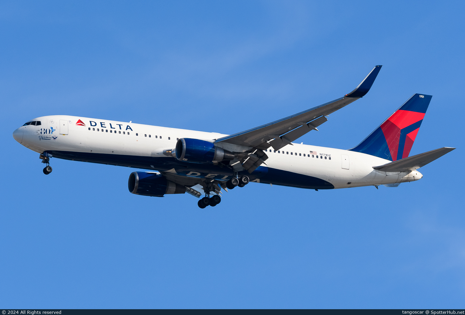Photo of N171DZ - Boeing 767-332(ER) operated by Delta Air Lines