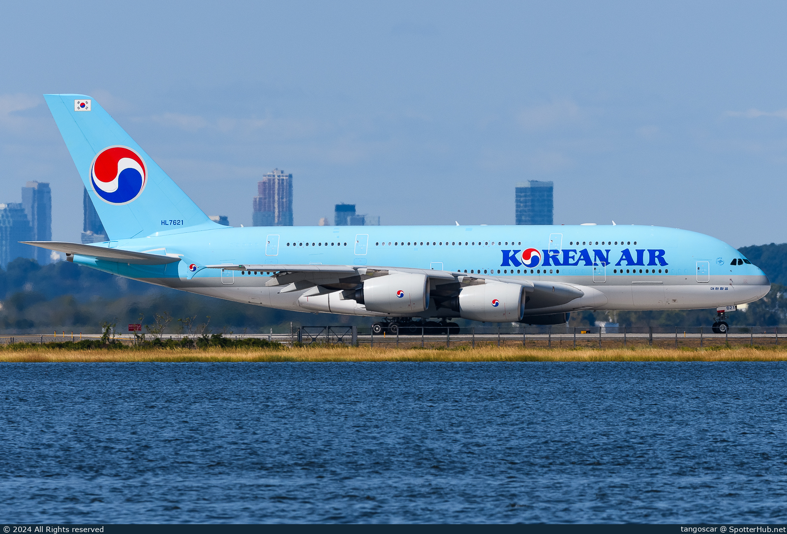Photo of HL7621 - Airbus A380-861 operated by Korean Air