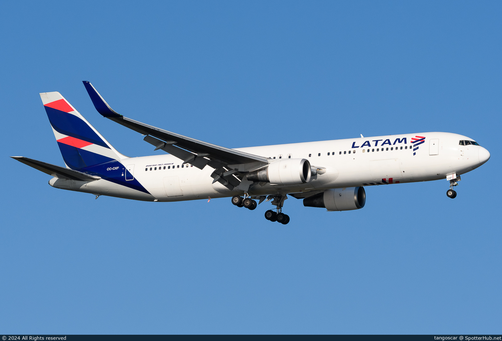 Photo of CC-CXF - Boeing 767-316(ER) operated by LATAM Airlines