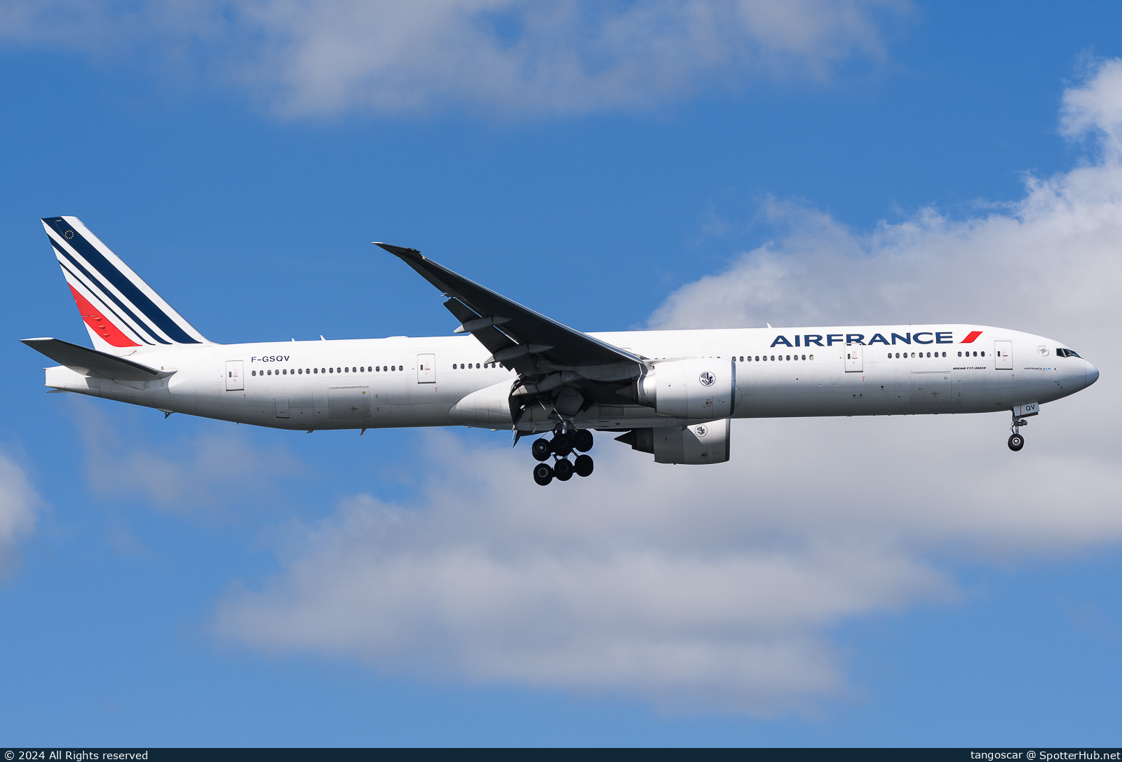 Photo of F-GSQV - Boeing 777-328(ER) operated by Air France