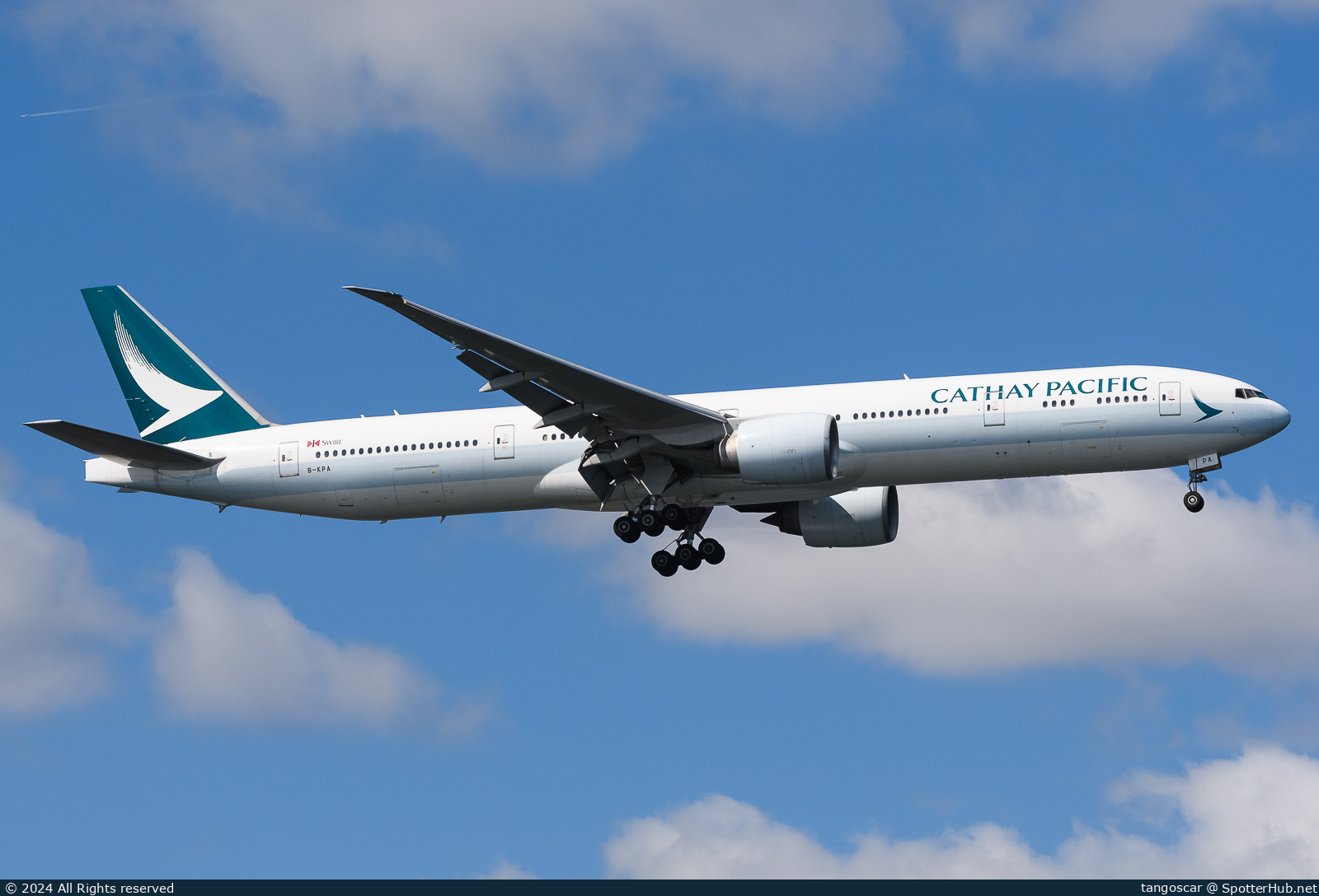 Photo of B-KPA - Boeing 777-367(ER) operated by Cathay Pacific Airways