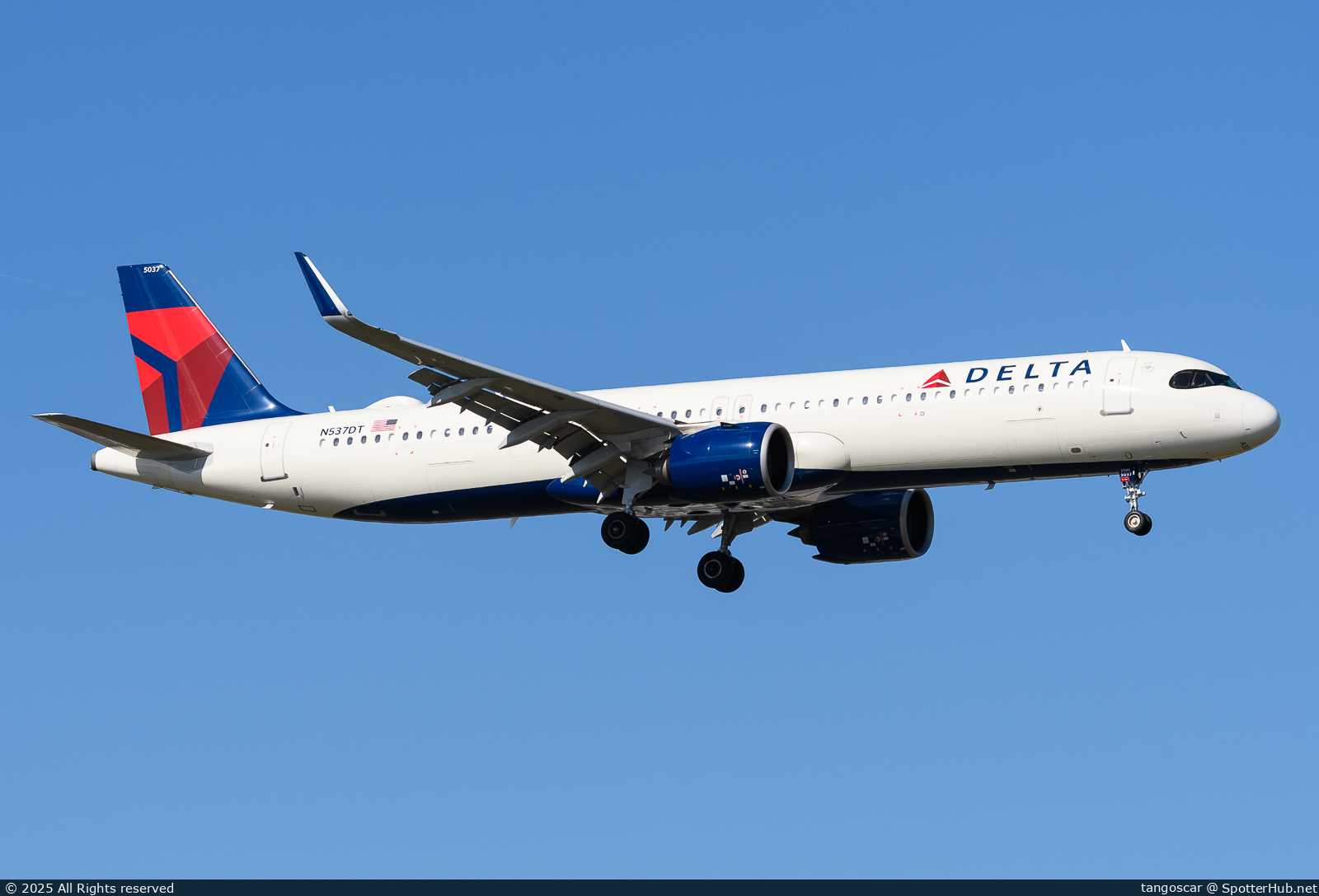 Photo of N537DT - Airbus A321-271NX operated by Delta Air Lines