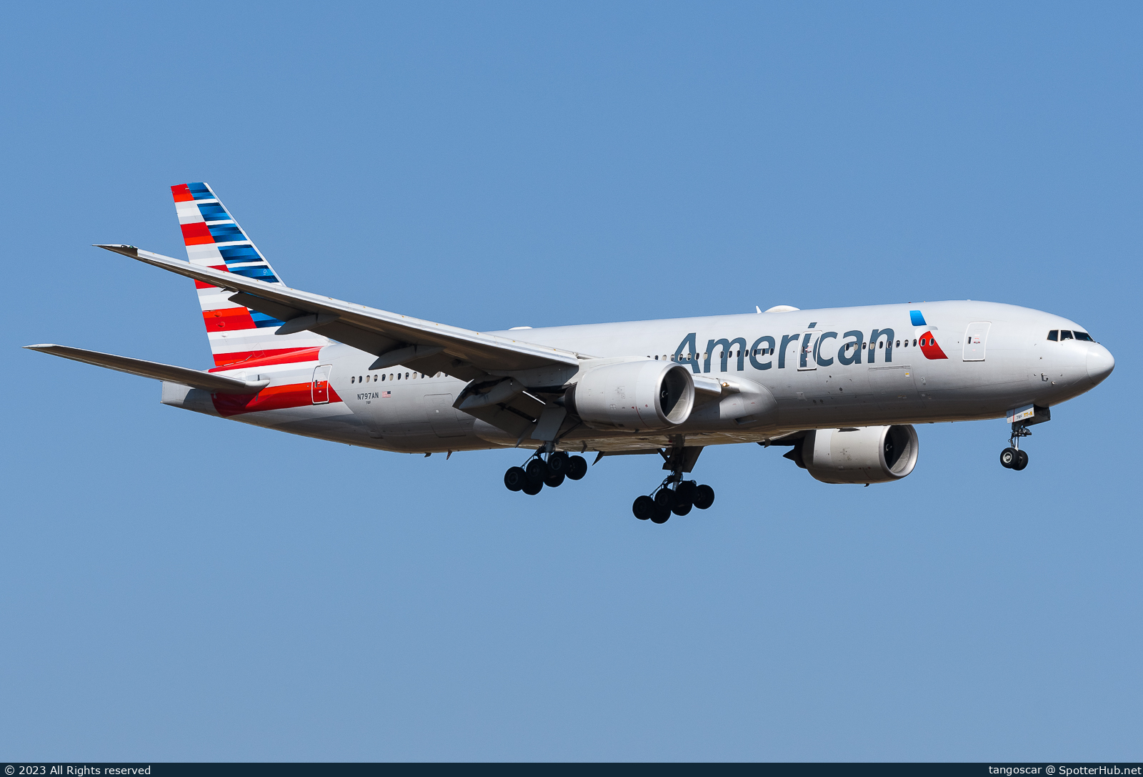 Photo of N797AN - Boeing 777-223(ER) operated by American Airlines