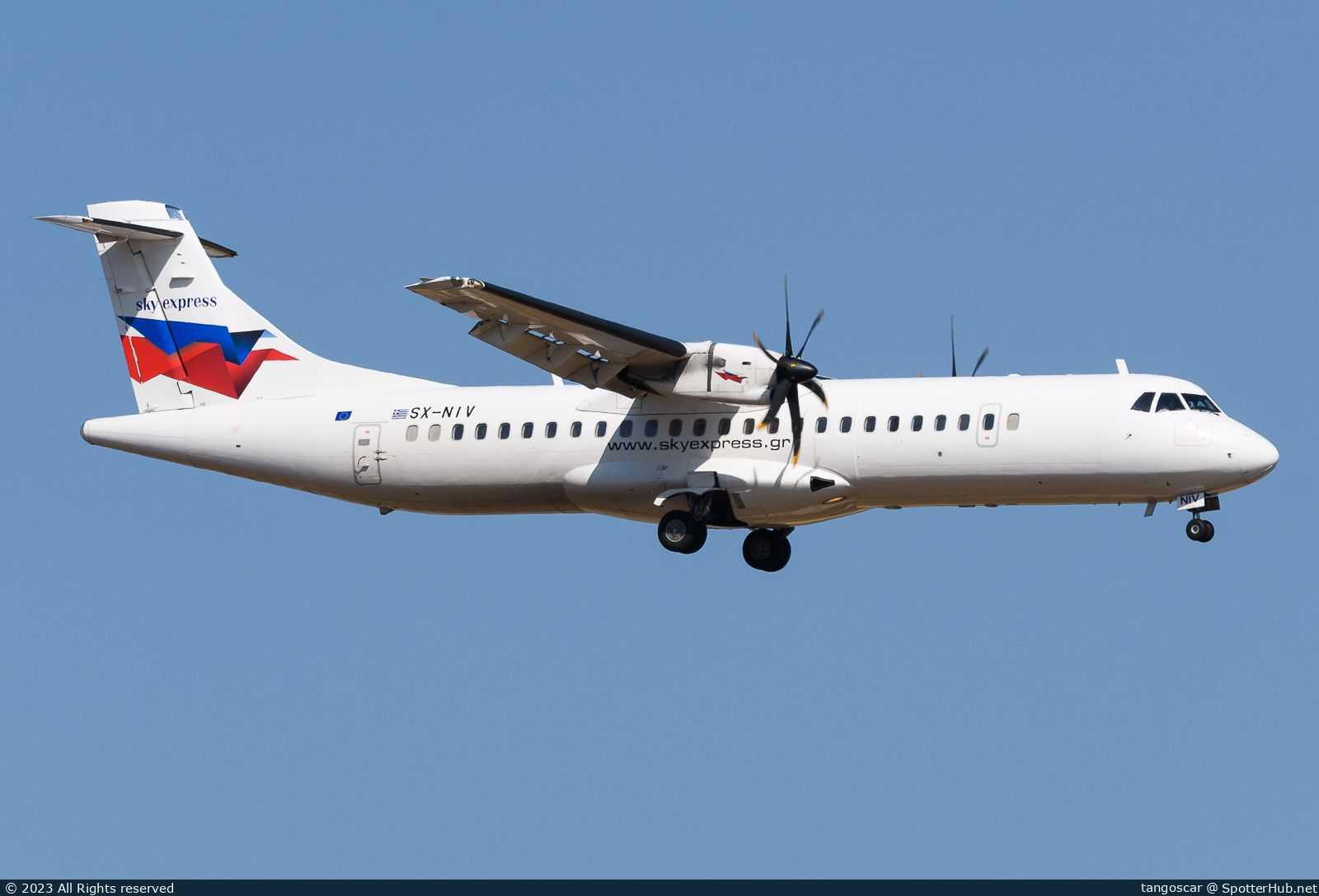 Photo of SX-NIV - ATR 72-500 operated by Sky Express