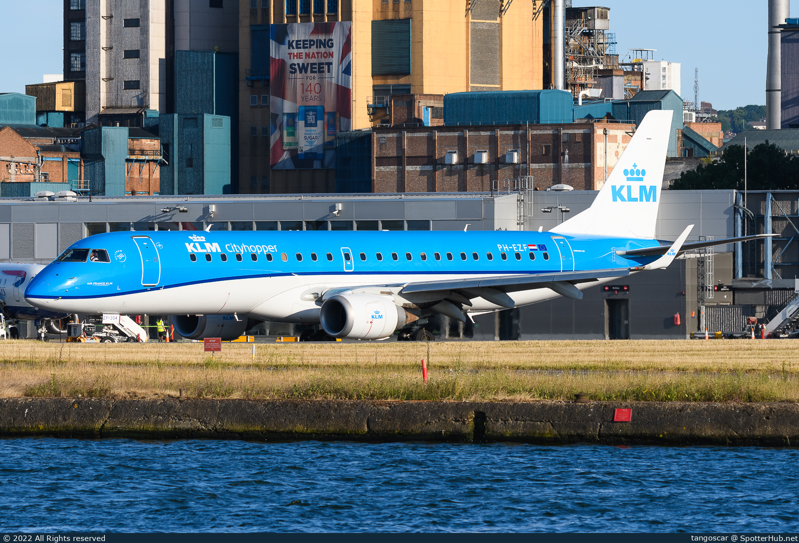 Photo of PH-EZF - Embraer ERJ-190STD operated by KLM Cityhopper