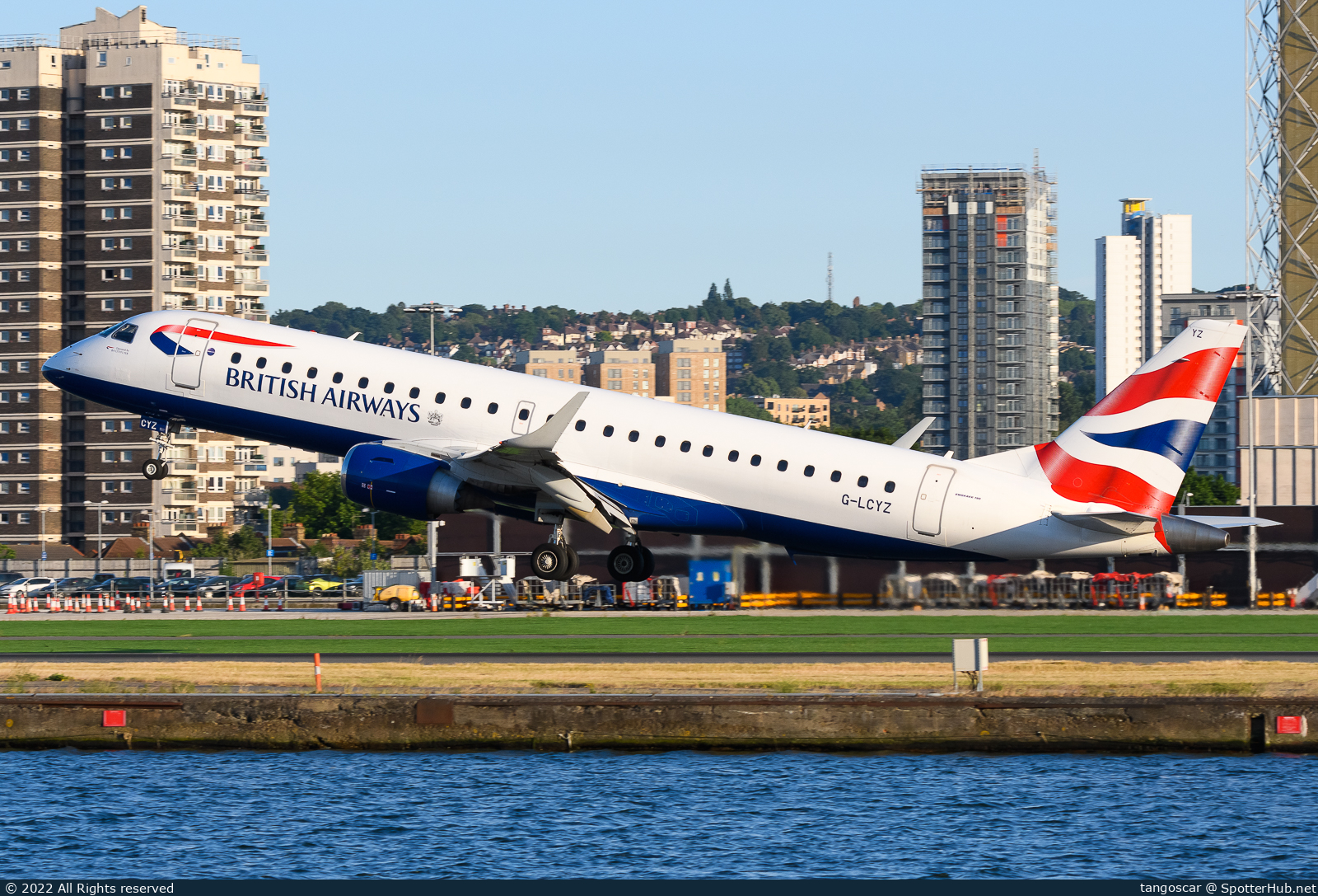 Photo of G-LCYZ - Embraer ERJ-190SR operated by BA CityFlyer