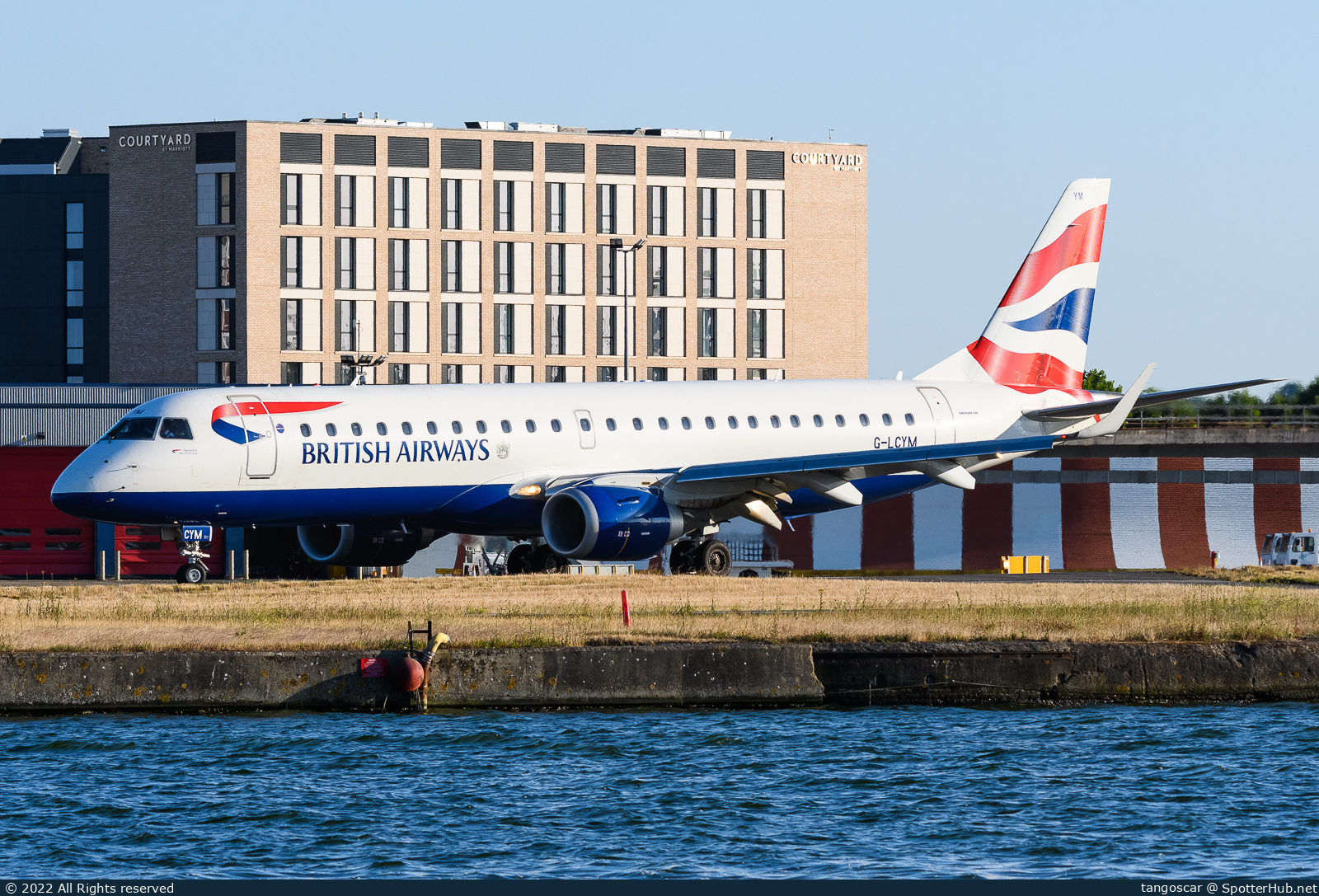 Photo of G-LCYM - Embraer ERJ-190LR operated by BA CityFlyer