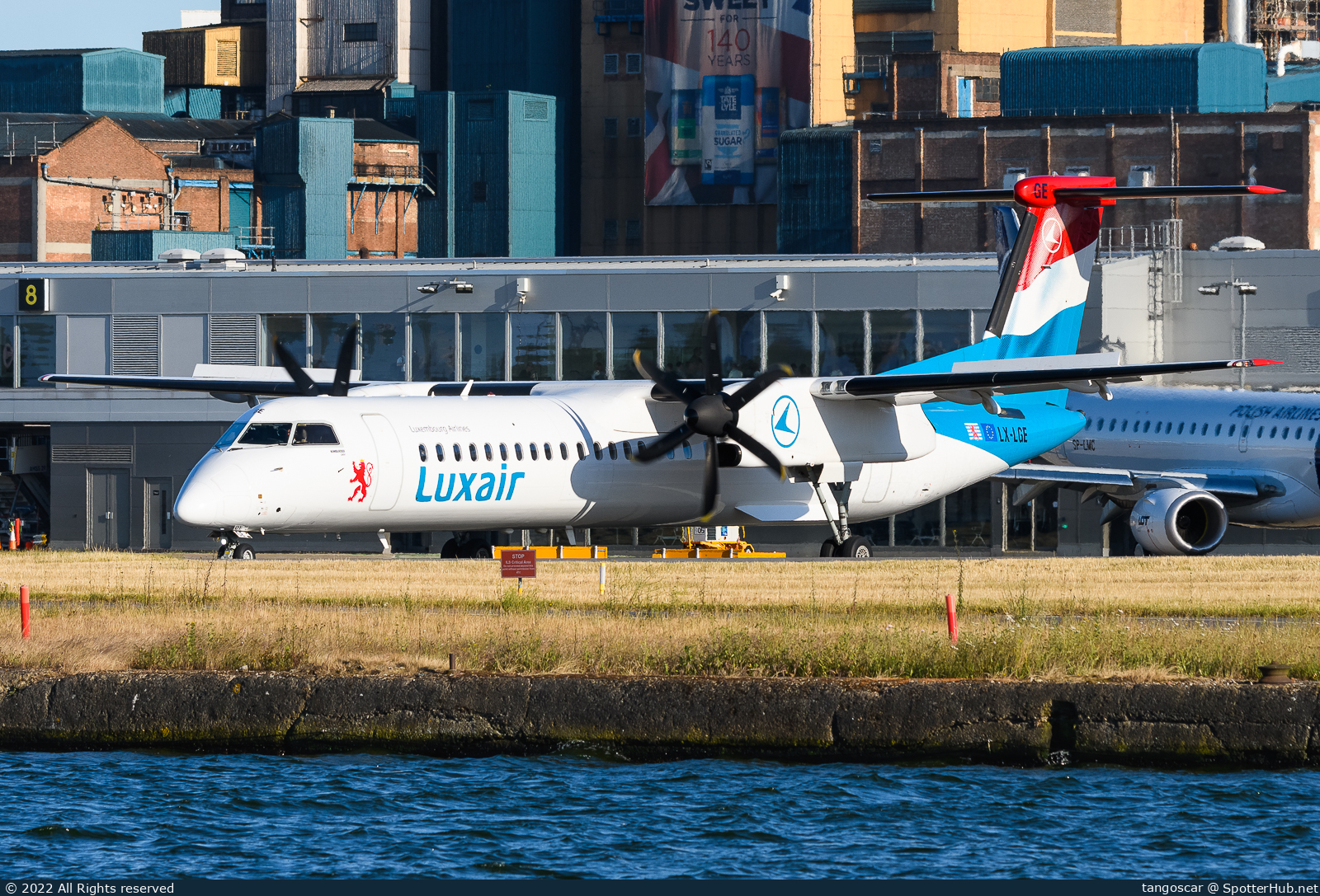 Photo of LX-LGE - Bombardier DHC-8-402 Dash 8 Q400 operated by Luxair