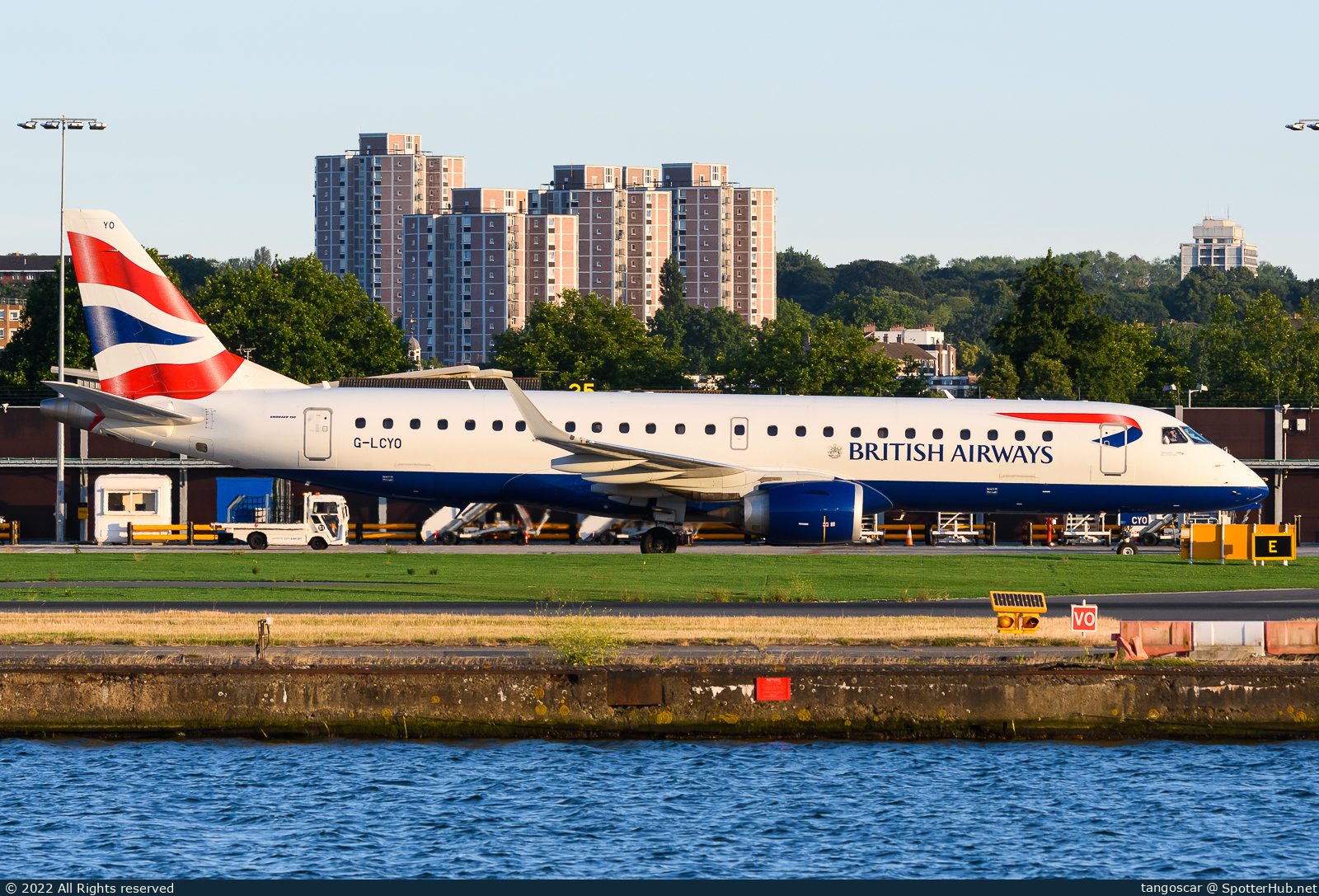 Photo of G-LCYO - Embraer ERJ-190LR operated by BA CityFlyer