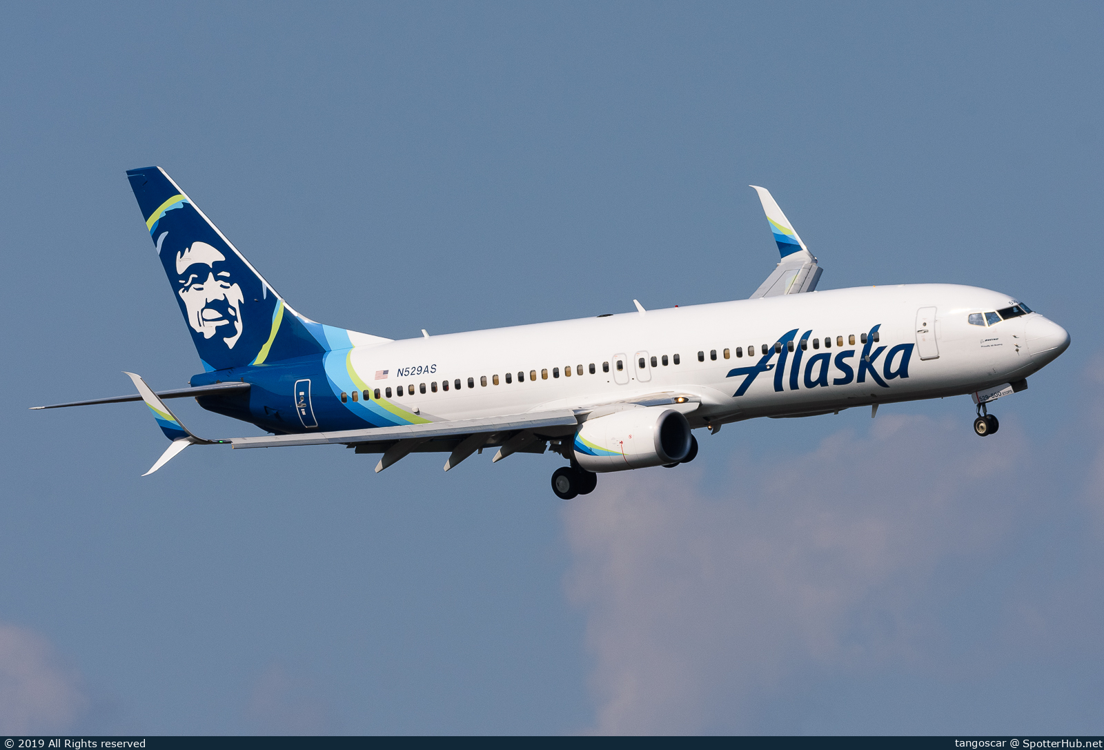 Photo of N529AS - Boeing 737-890 operated by Alaska Airlines