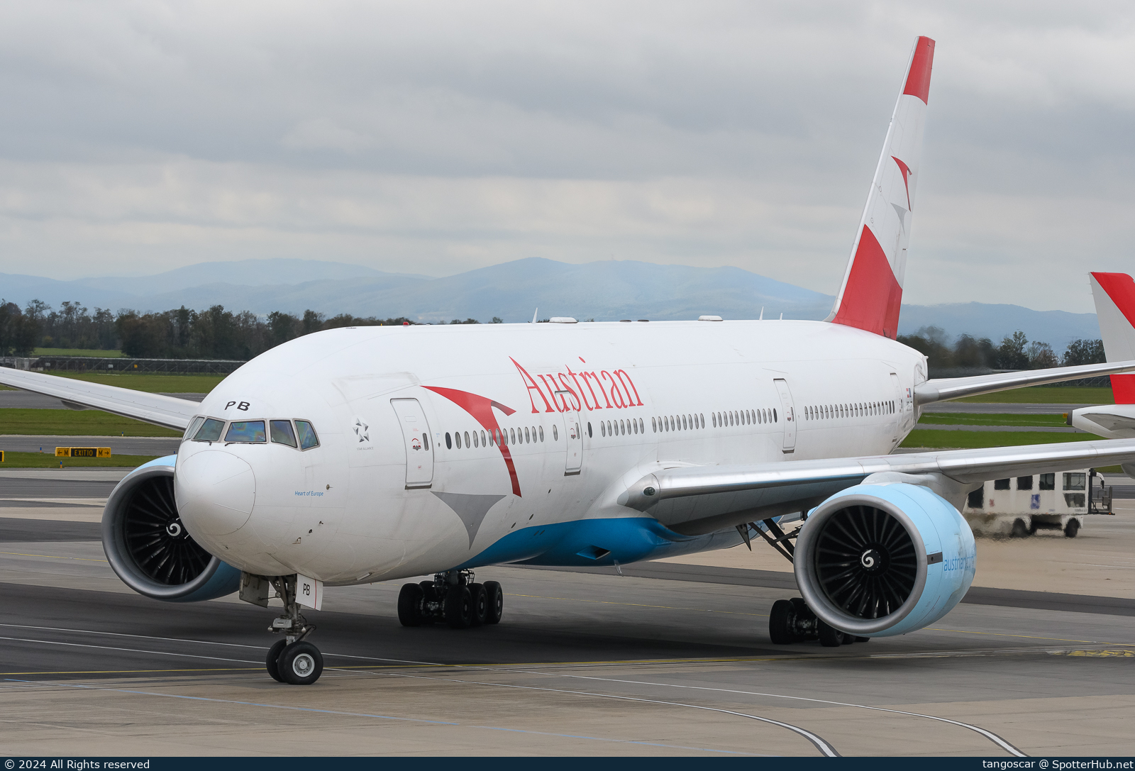 Photo of OE-LPB - Boeing 777-2Z9(ER) operated by Austrian Airlines