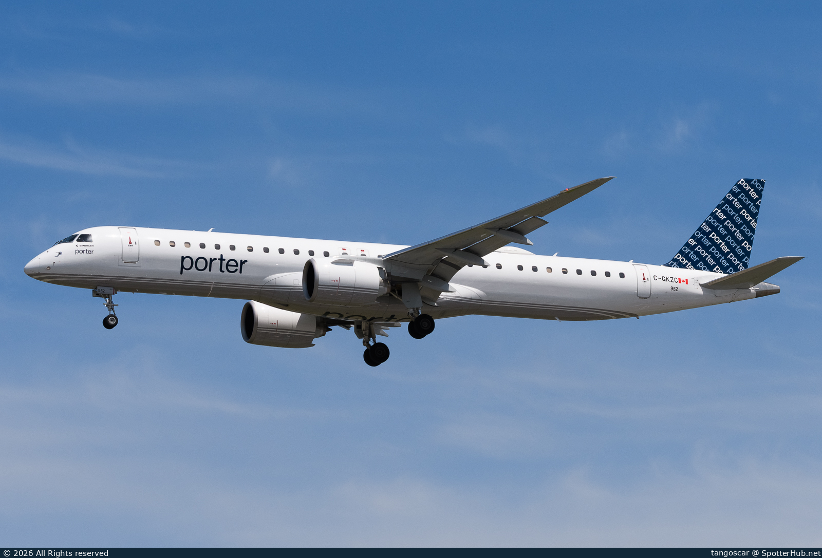 Photo of C-GKZC - Embraer ERJ-195-E2 operated by Porter Airlines