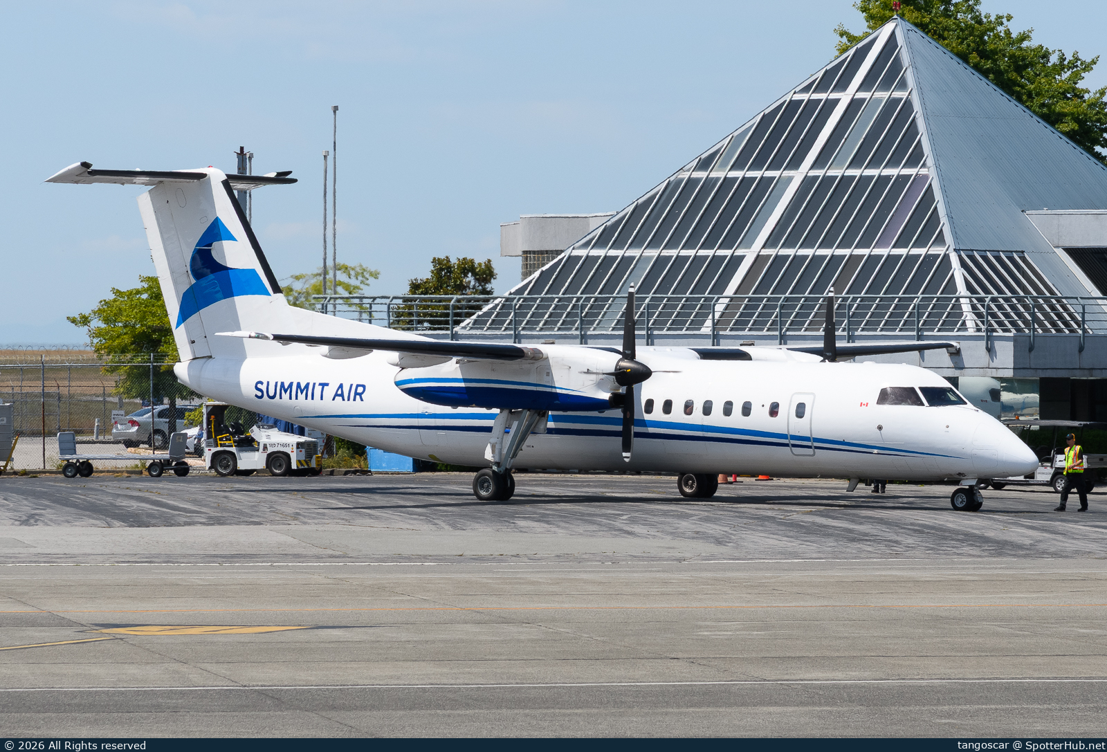 Photo of C-FSOU - Bombardier DHC-8-311 Dash 8 300 operated by Summit Air