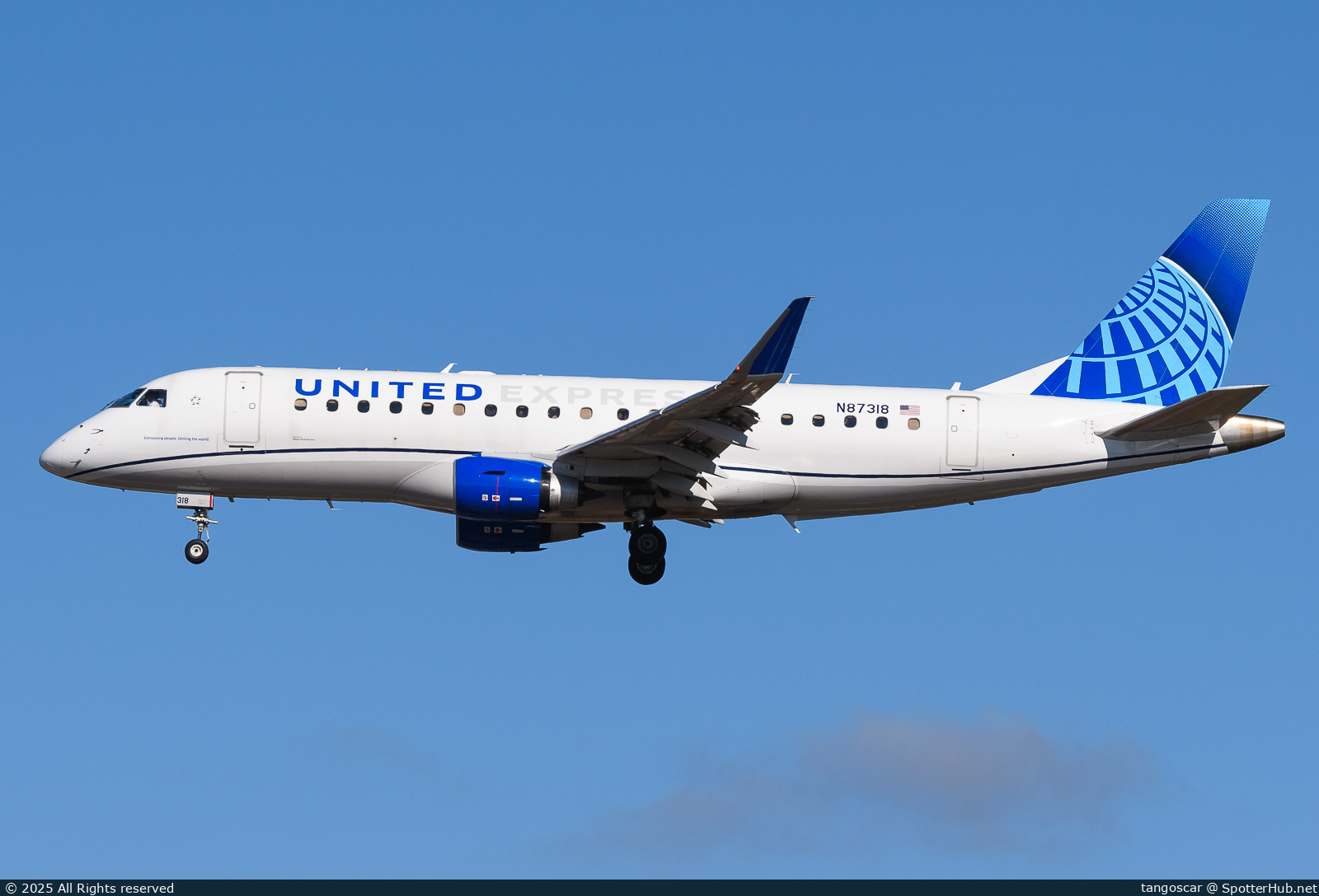 Photo of N87318 - Embraer ERJ-175LR operated by United Express (opb Mesa Airlines)