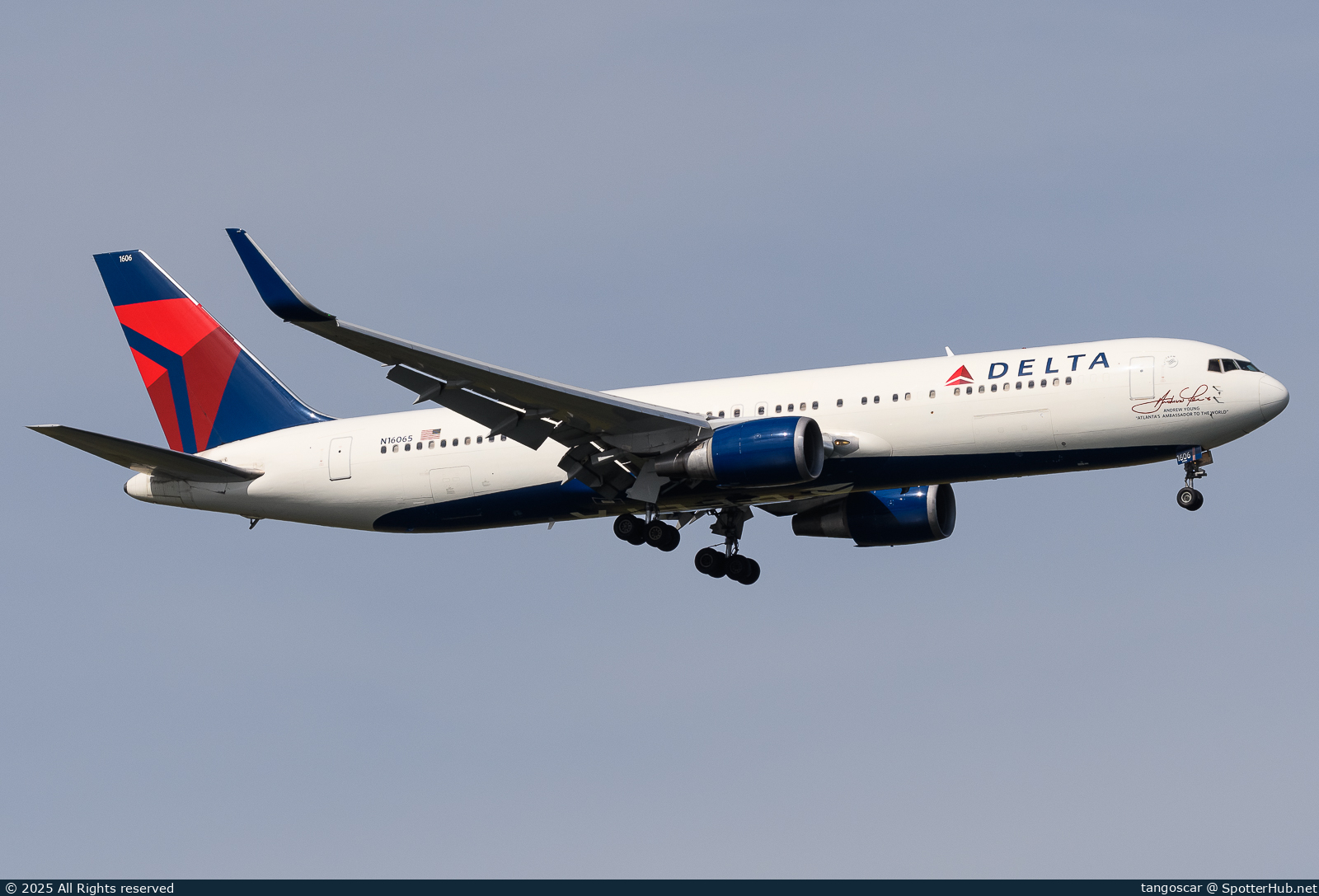 Photo of N16065 - Boeing 767-332(ER) operated by Delta Air Lines
