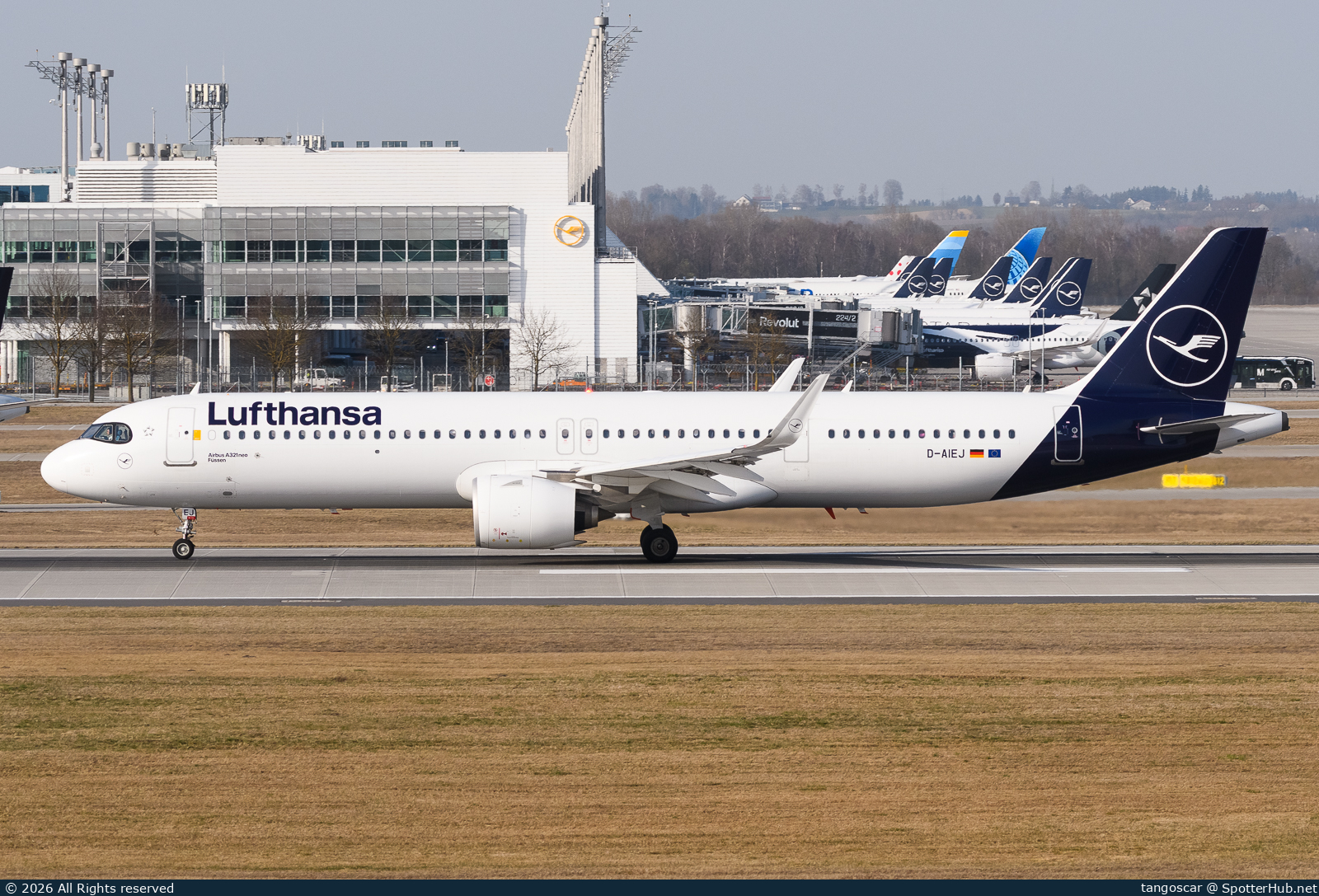 Photo of D-AIEJ - Airbus A321-271NX operated by Lufthansa
