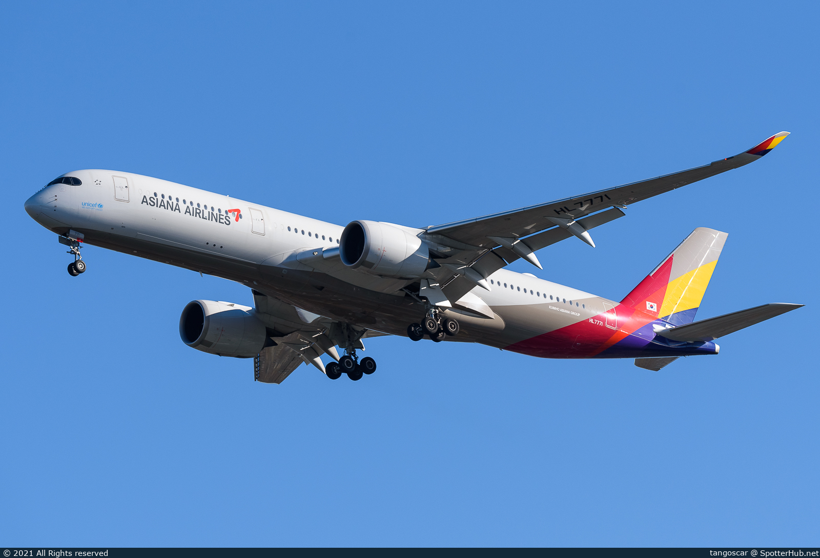 Photo of HL7771 - Airbus A350-941 operated by Asiana Airlines