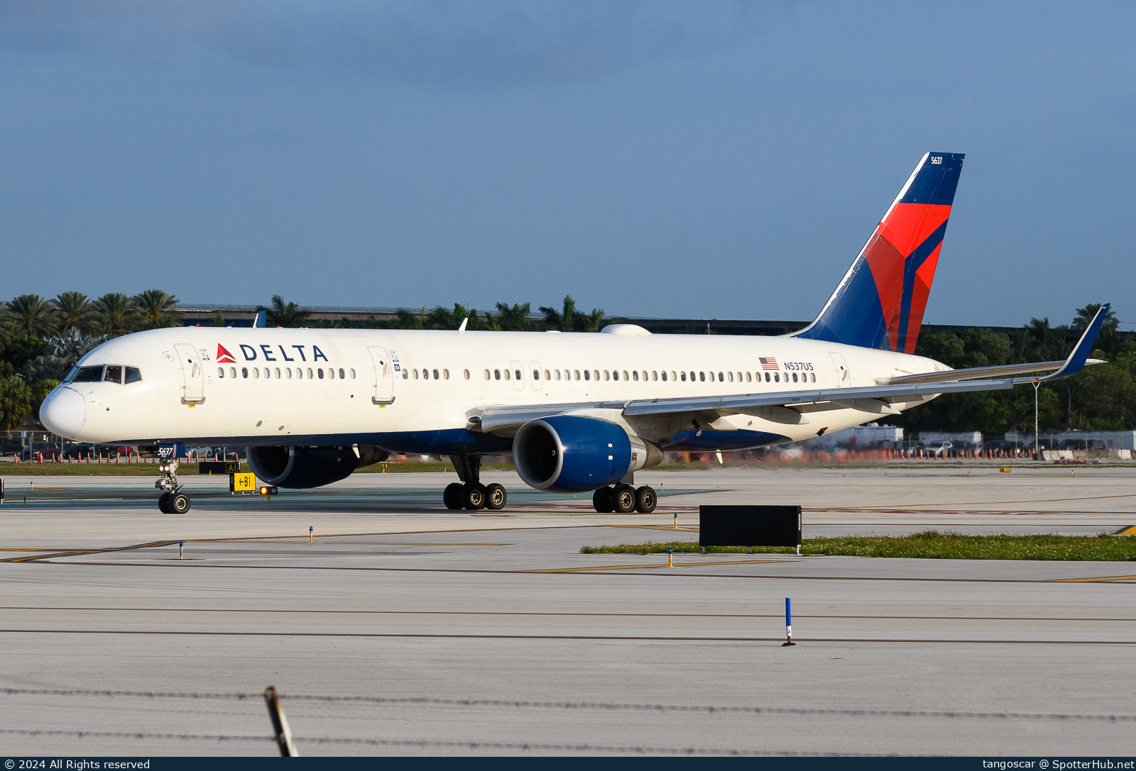 Photo of N537US - Boeing 757-251 operated by Delta Air Lines