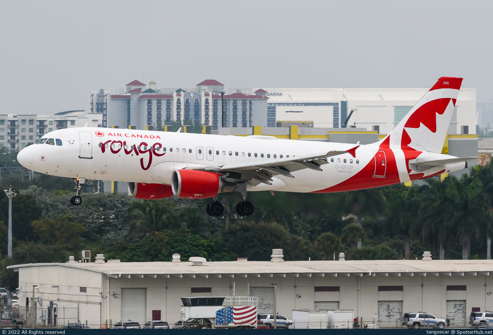 Photo of C-GFCP - Airbus A320-214 operated by Air Canada Rouge