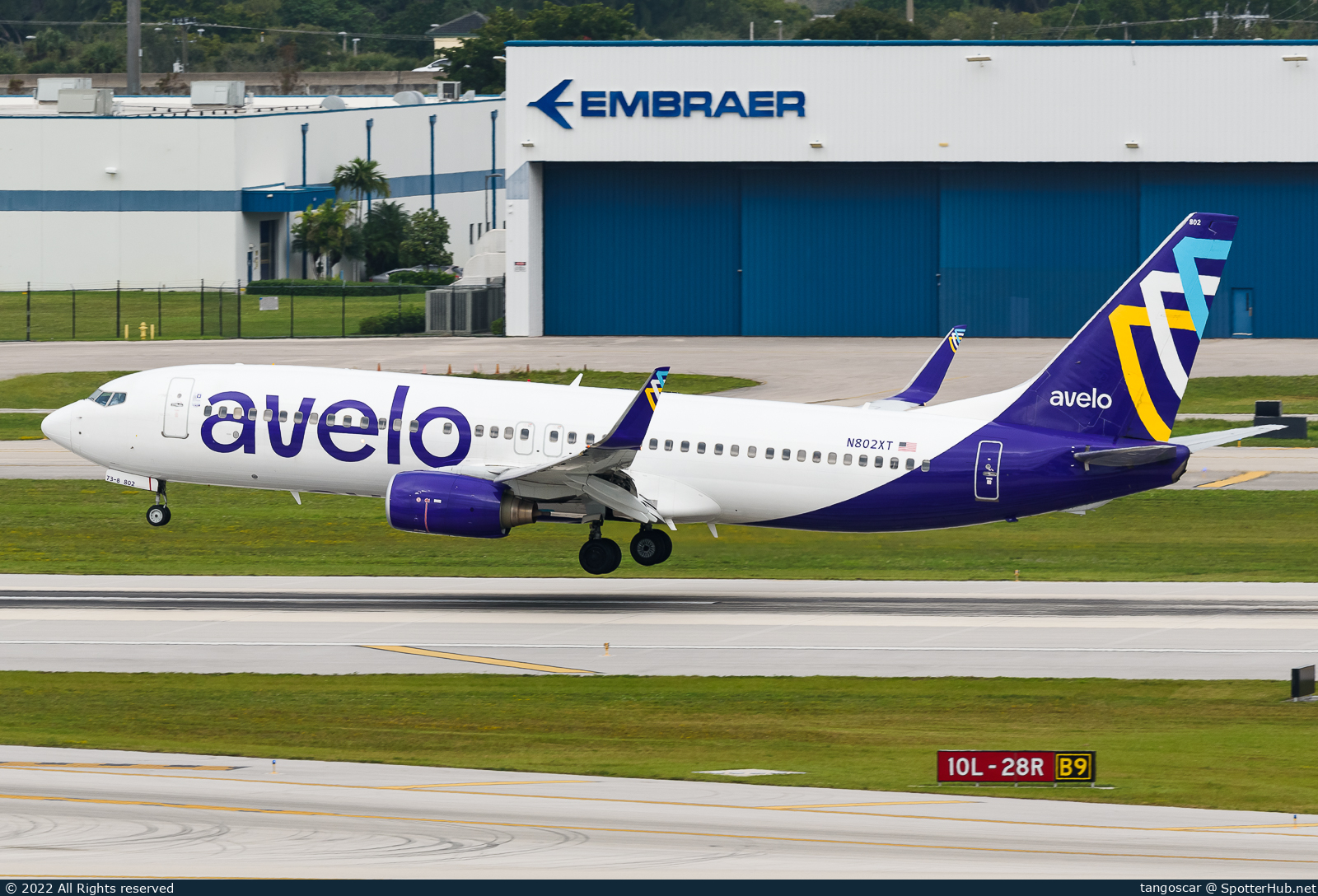 Photo of N802XT - Boeing 737-8F2 operated by Avelo Airlines