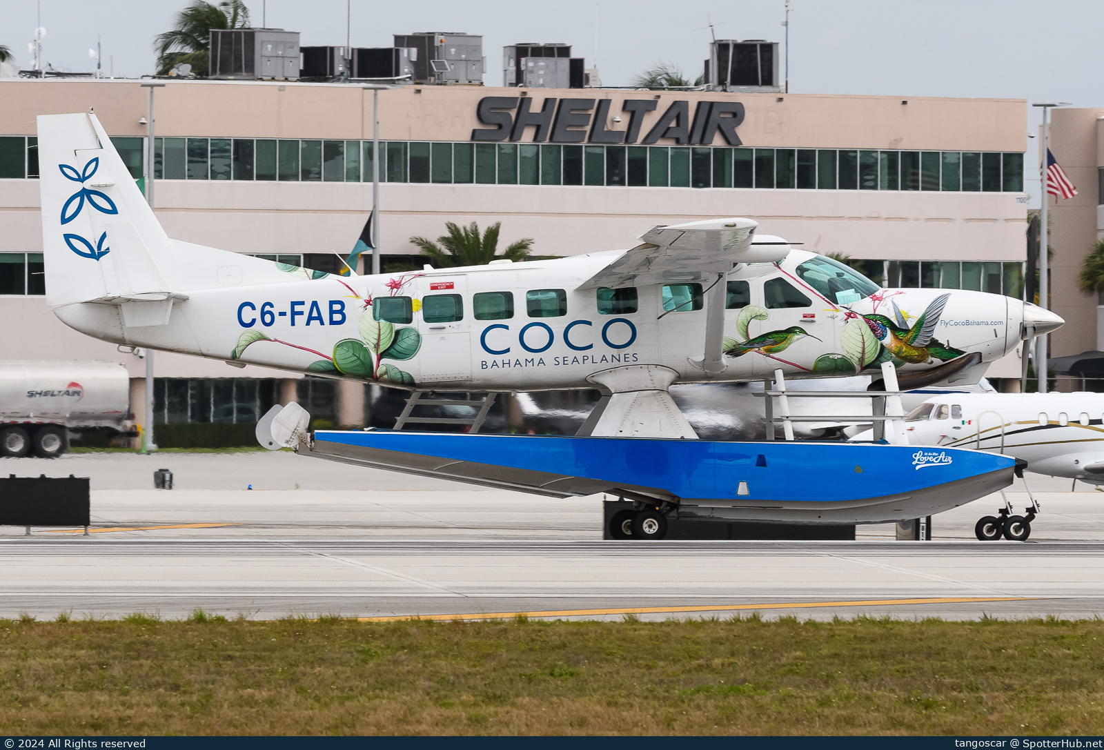 Photo of C6-FAB - Cessna 208B Grand Caravan EX operated by Coco Bahama Seaplanes