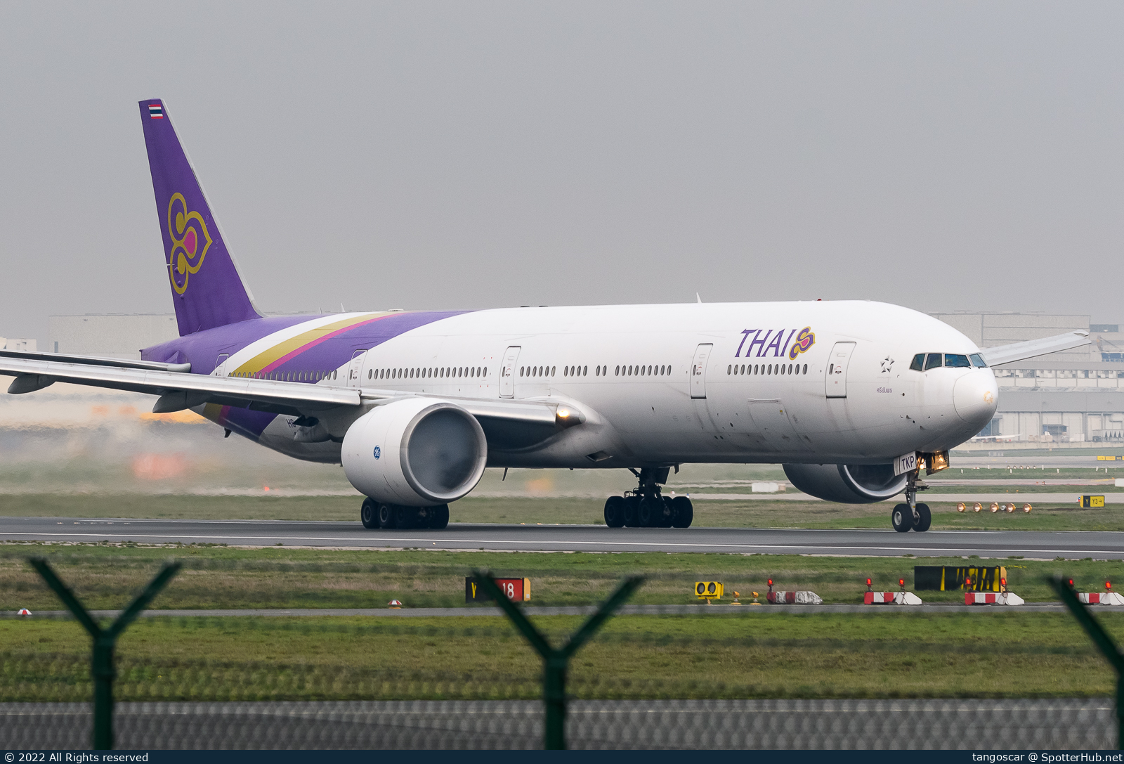 Photo of HS-TKP - Boeing 777-3AL(ER) operated by Thai Airways International