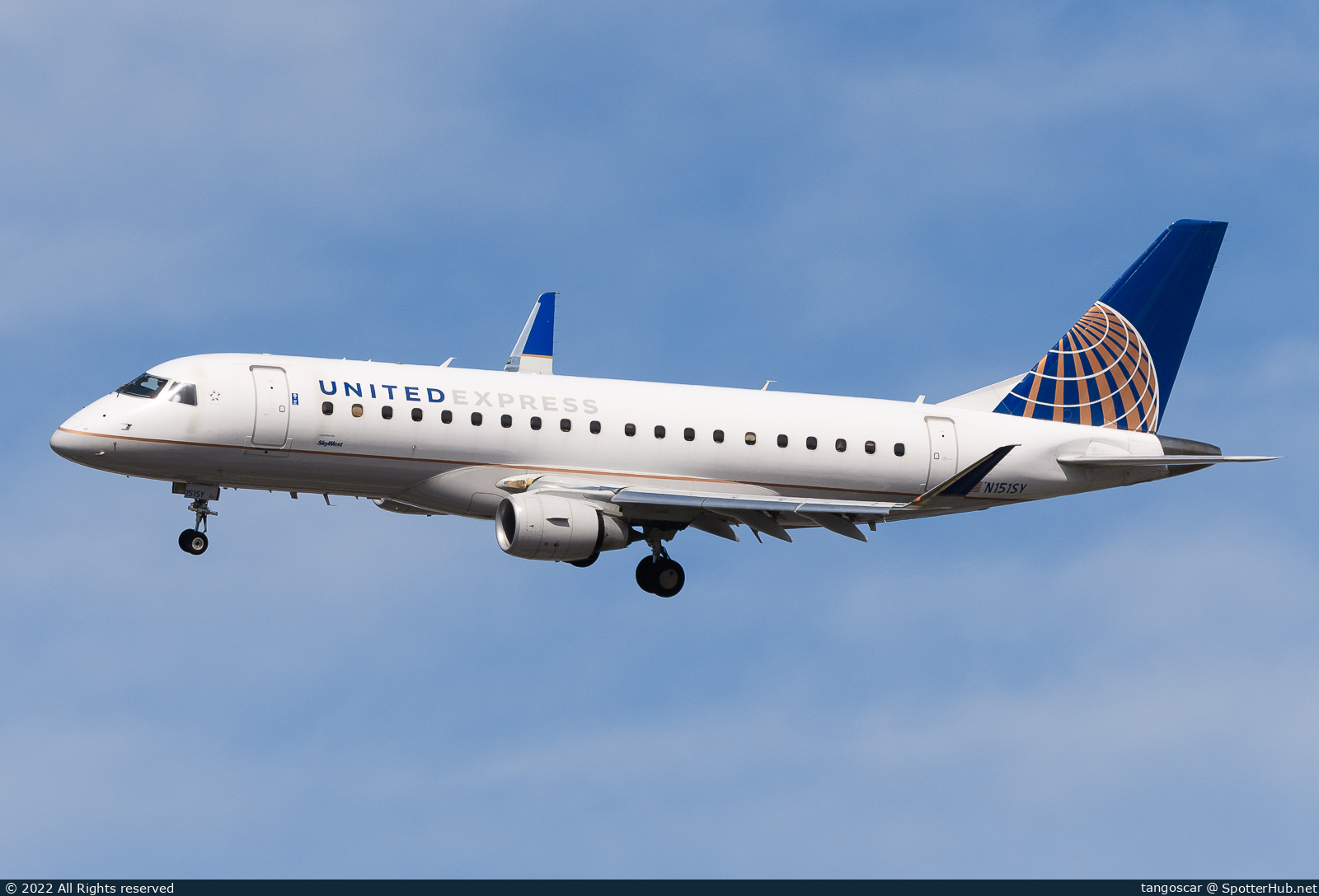 Photo of N151SY - Embraer ERJ-175LR operated by United Express (opb SkyWest Airlines)