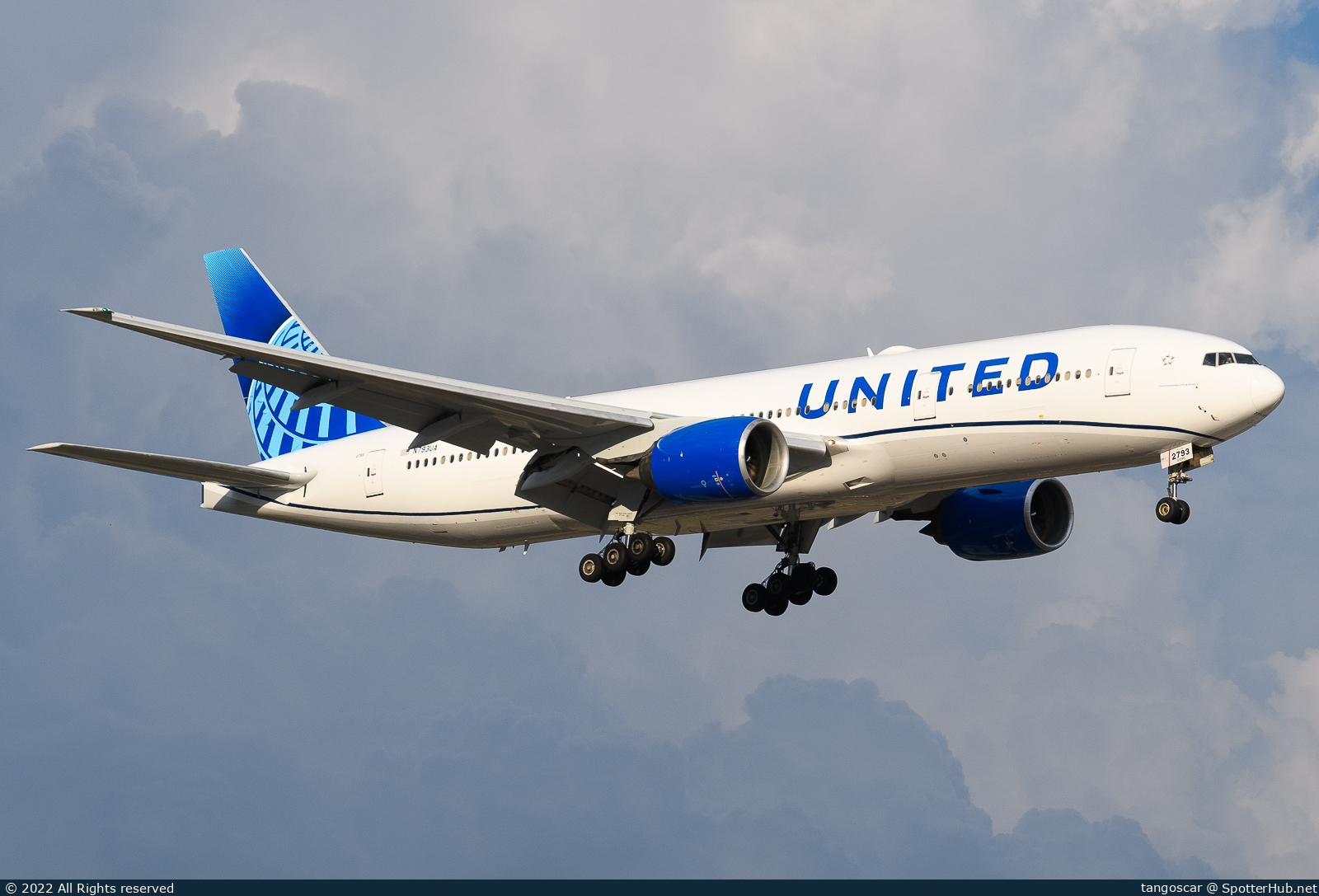 Photo of N793UA - Boeing 777-222(ER) operated by United Airlines