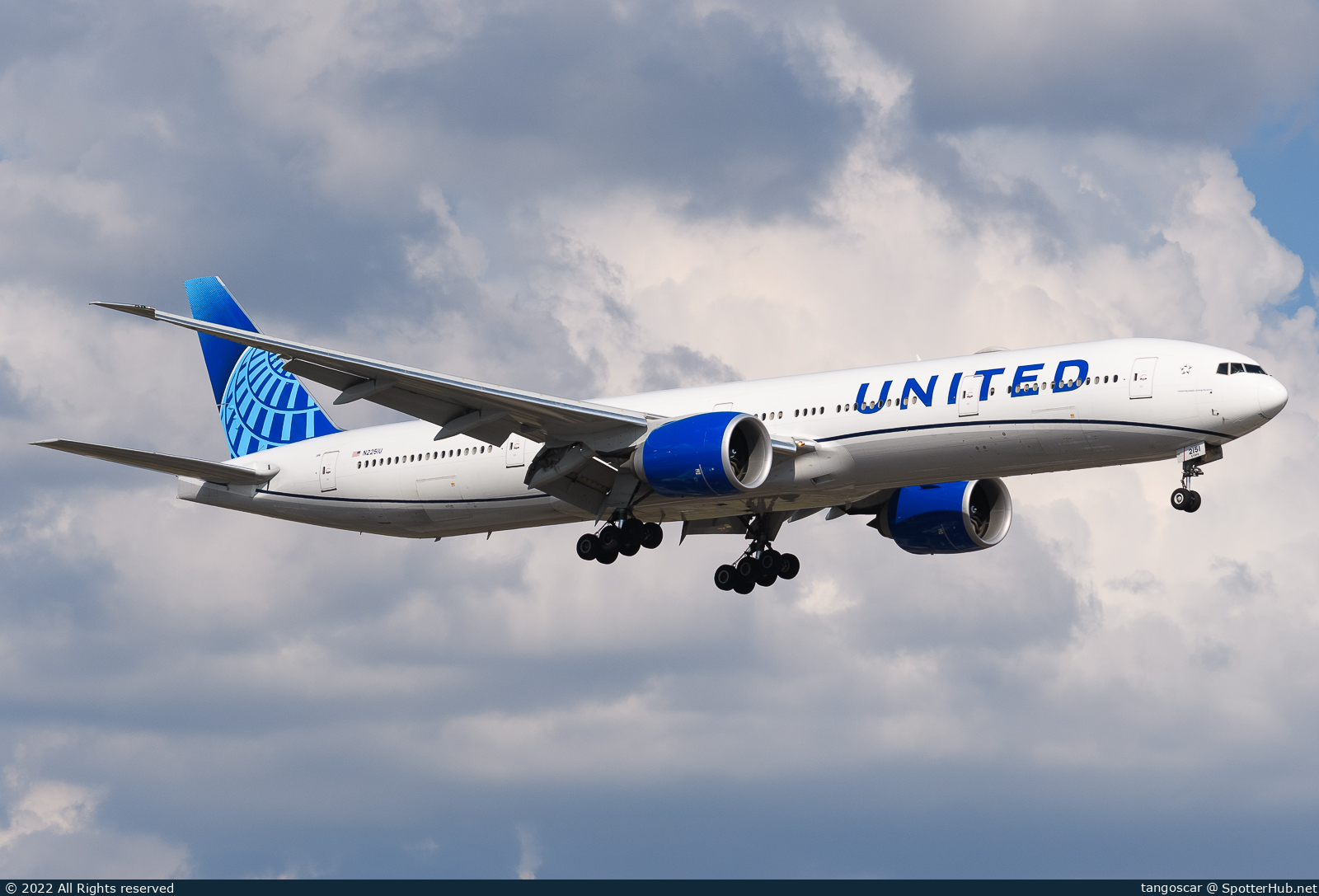 Photo of N2251U - Boeing 777-322(ER) operated by United Airlines