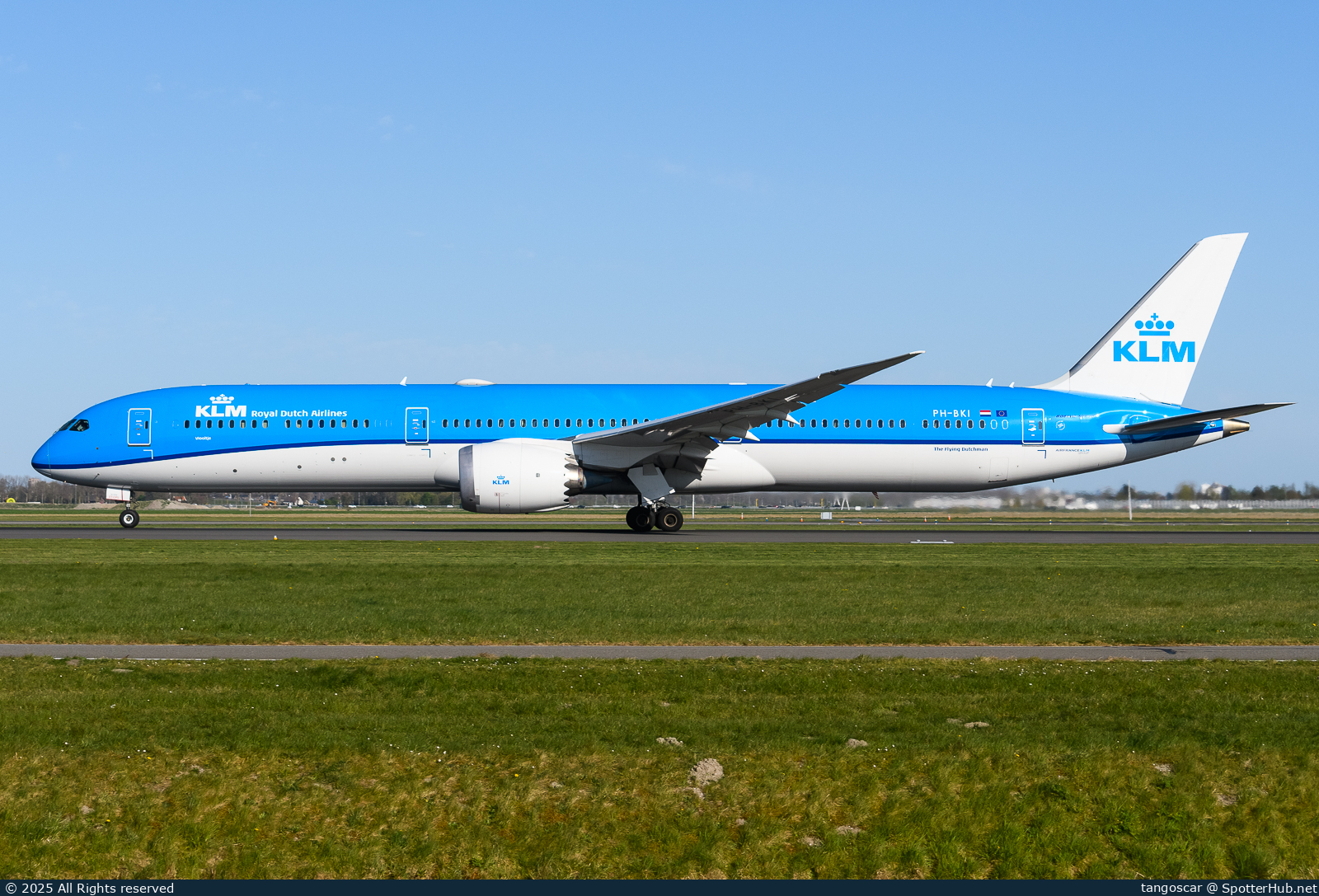 Photo of PH-BKI - Boeing 787-10 Dreamliner operated by KLM Royal Dutch Airlines