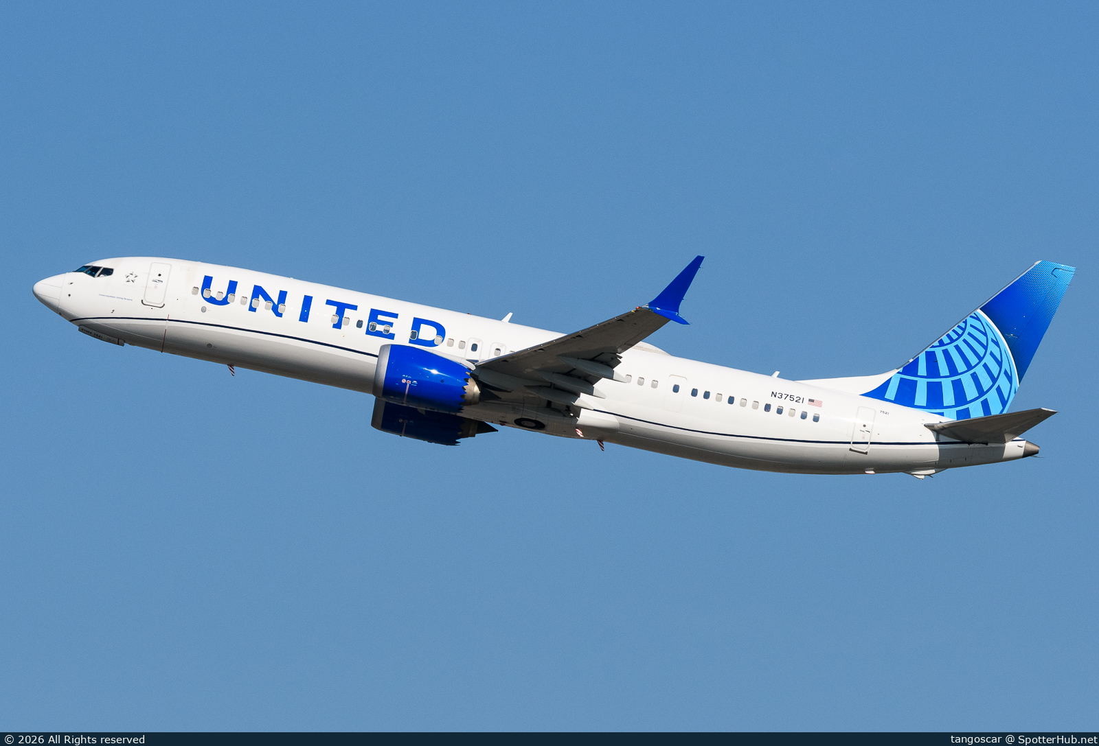 Photo of N37521 - Boeing 737 MAX 9 operated by United Airlines