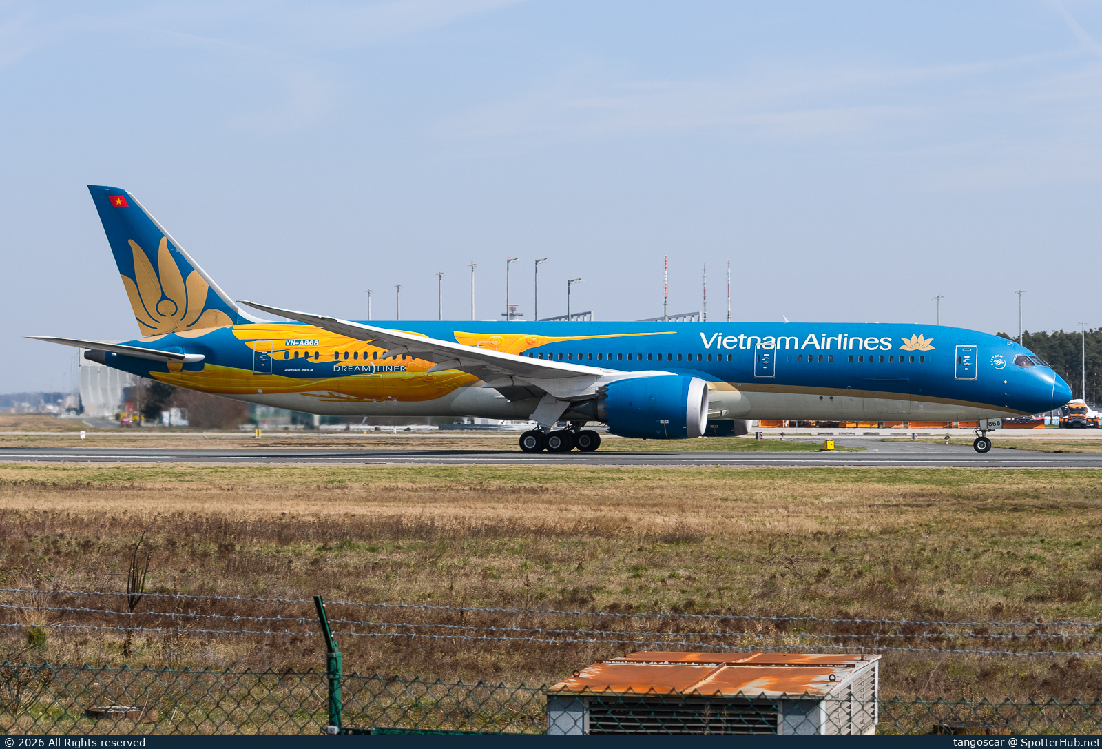 Photo of VN-A868 - Boeing 787-9 Dreamliner operated by Vietnam Airlines