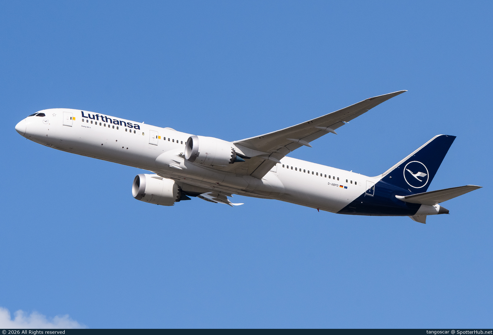 Photo of D-ABPD - Boeing 787-9 Dreamliner operated by Lufthansa